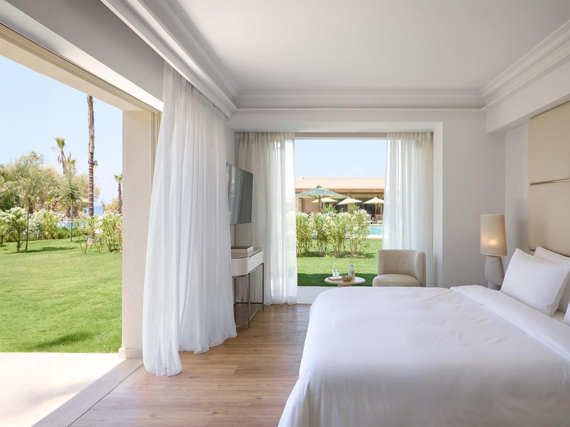 Deluxe Suite Sea Front Palm Gardens