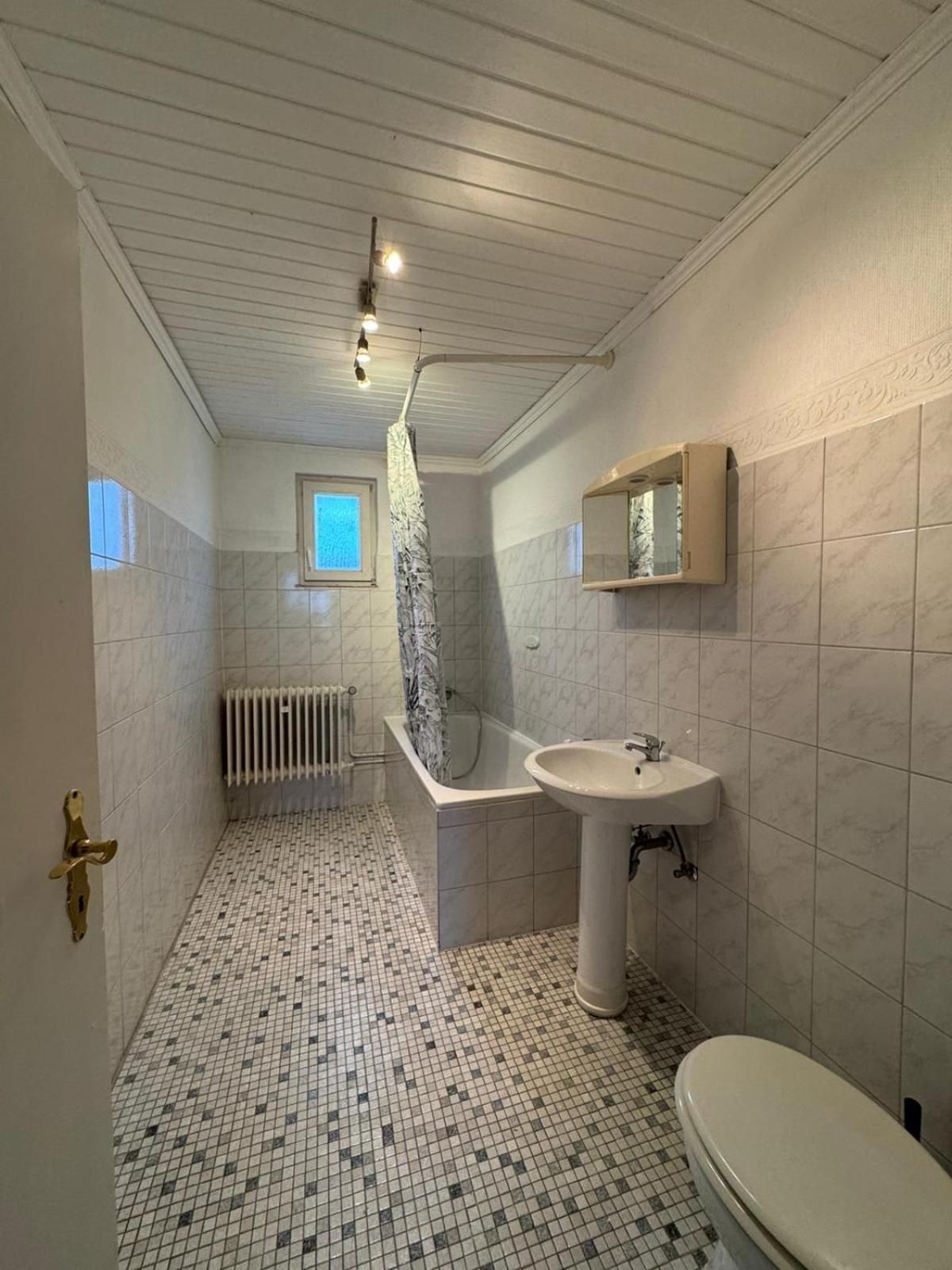 Single Room with Shared Bathroom