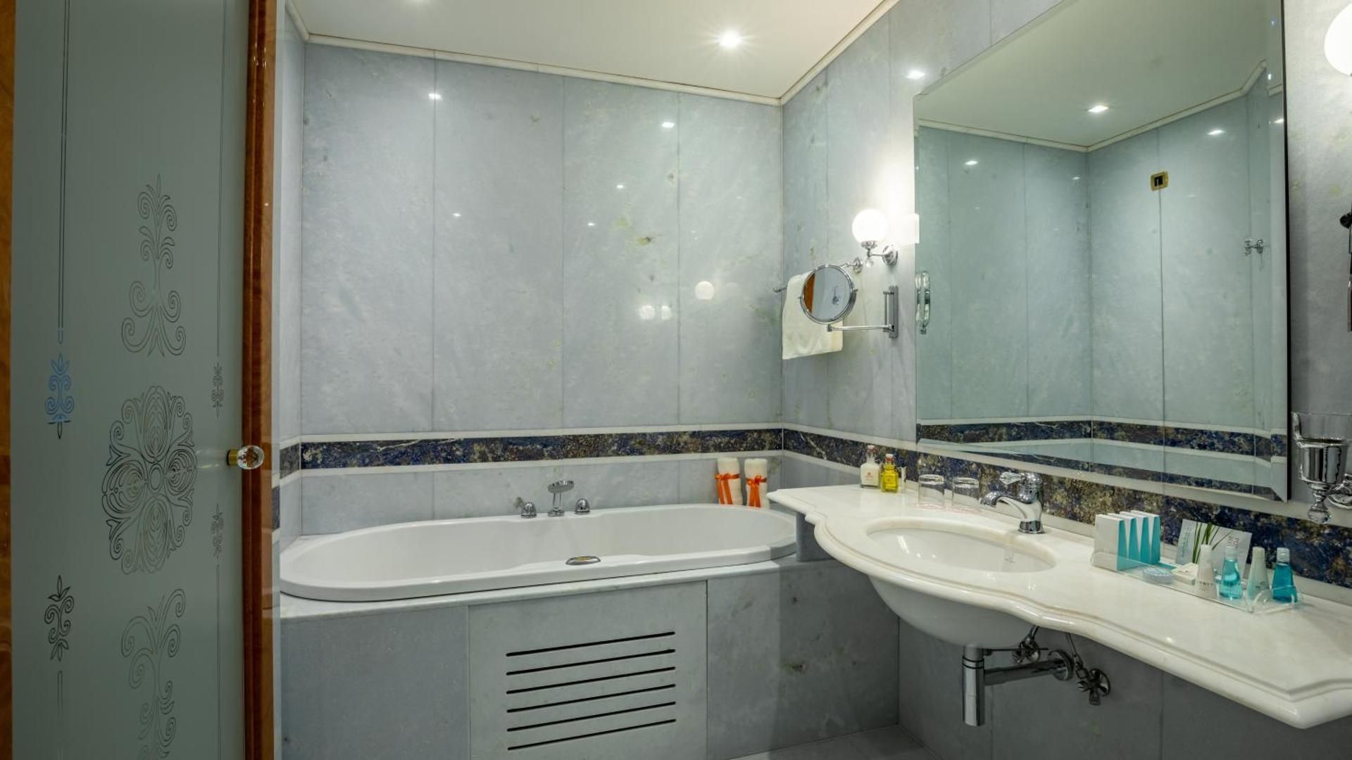Deluxe Junior Suite