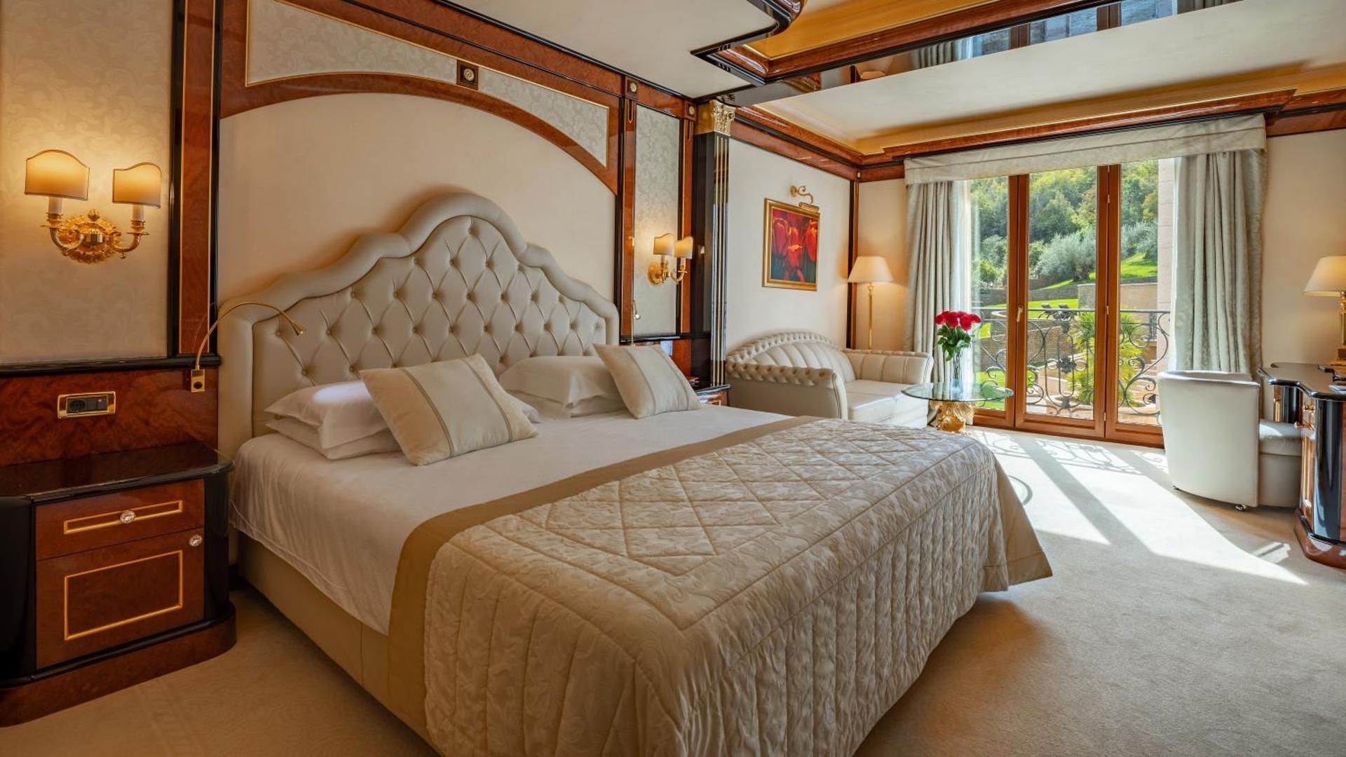 Junior Suite with Park View