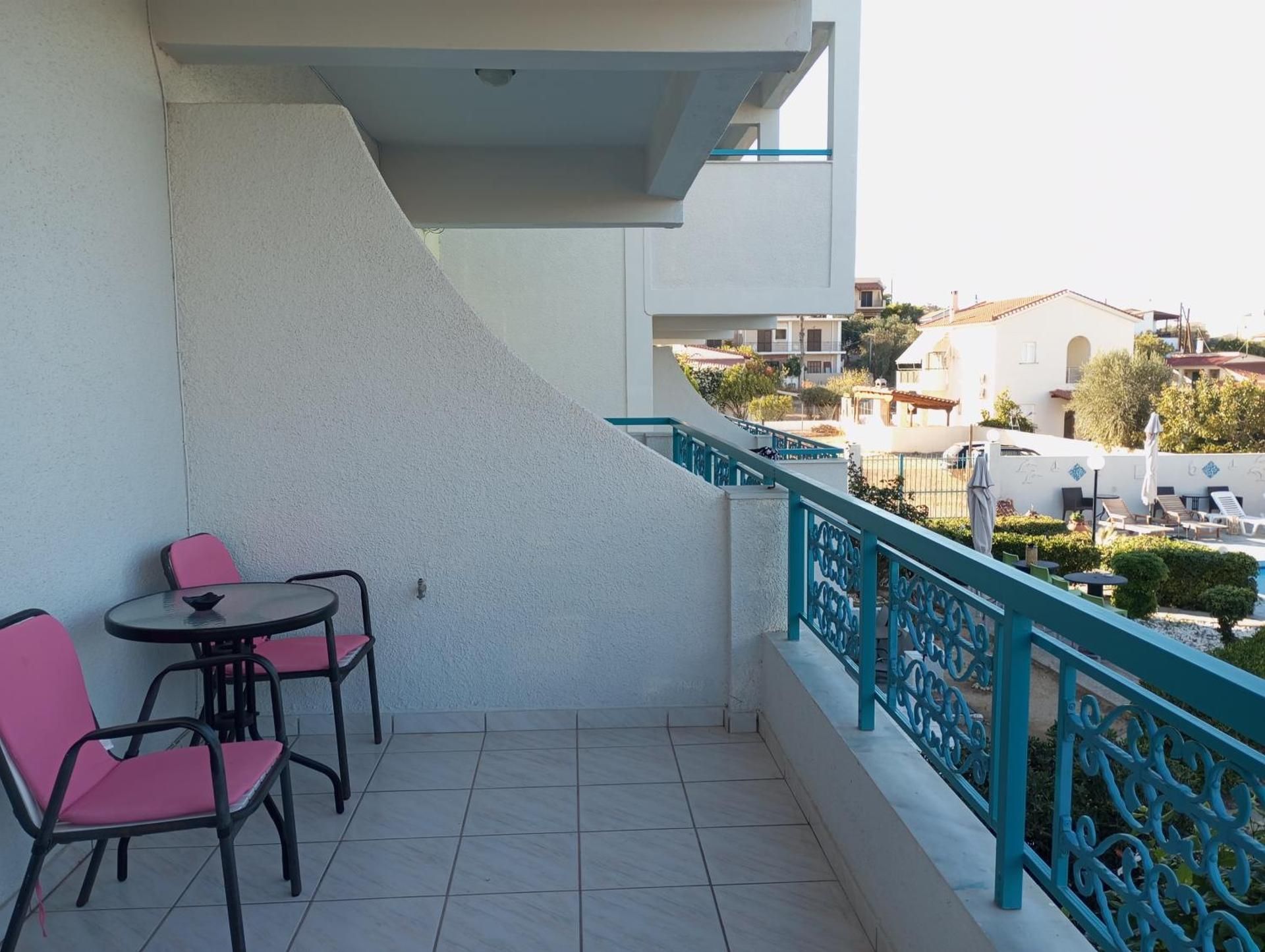Deluxe Double or Twin Room with Pool View