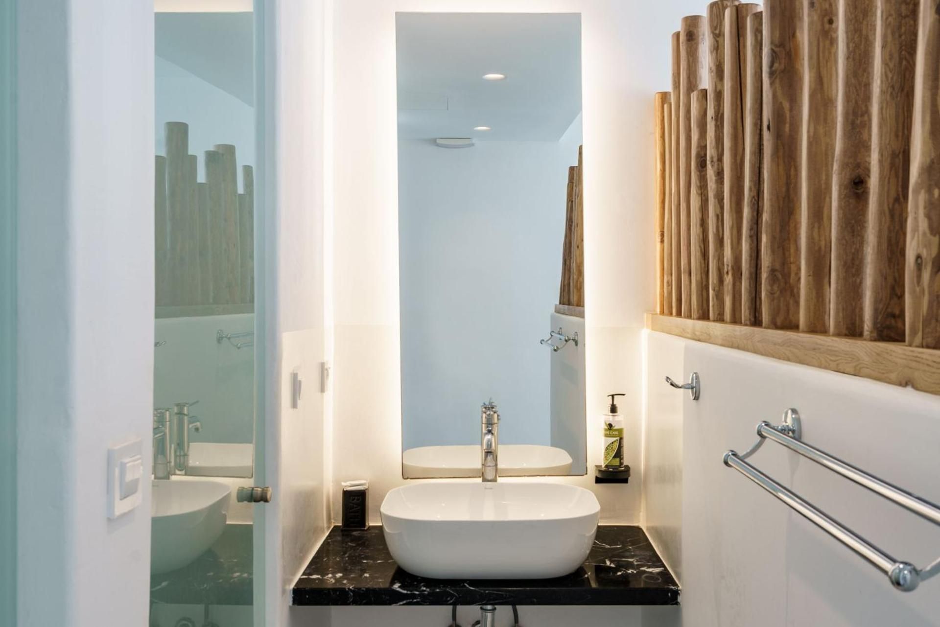 Suite with Hot Tub