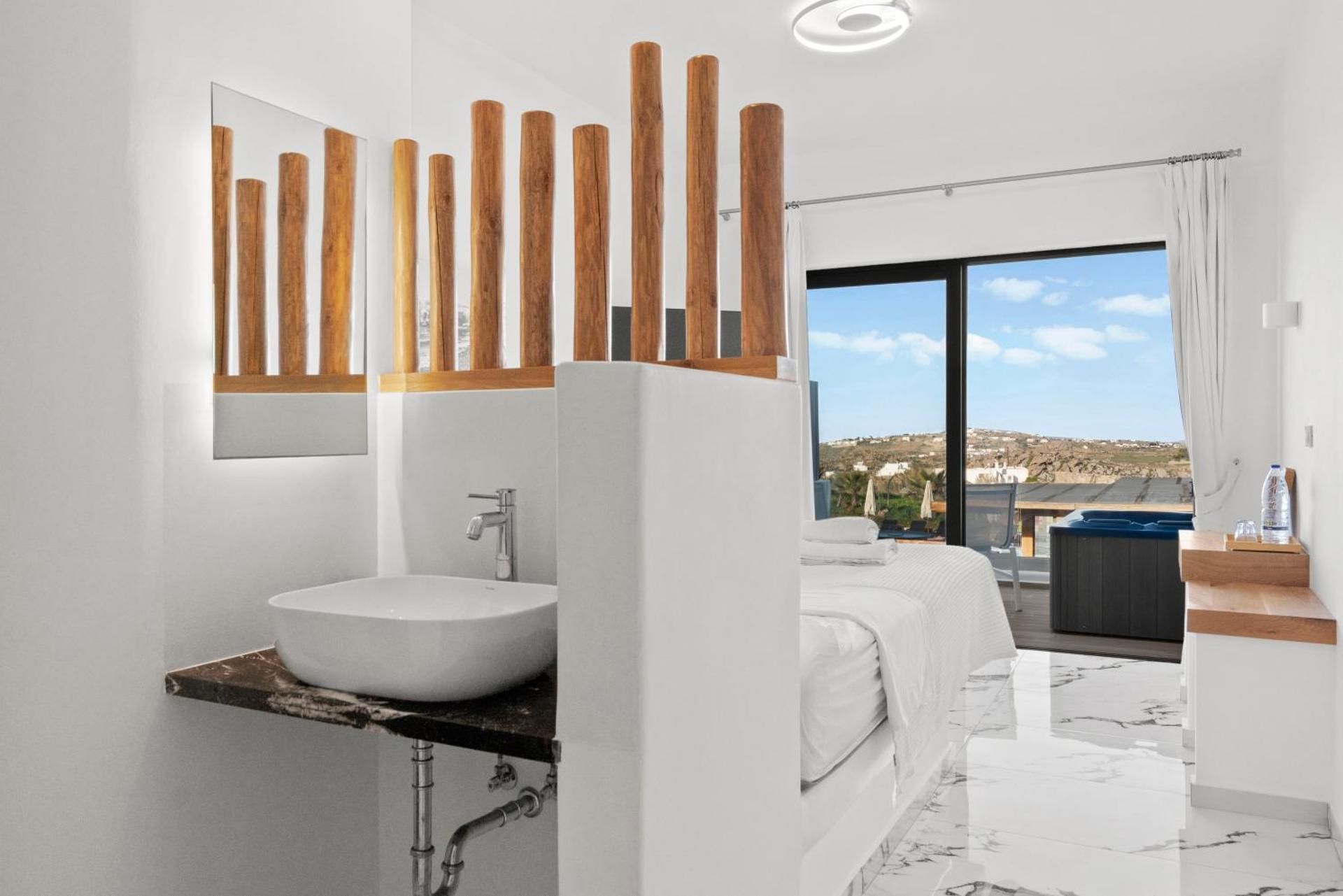 Suite with Hot Tub