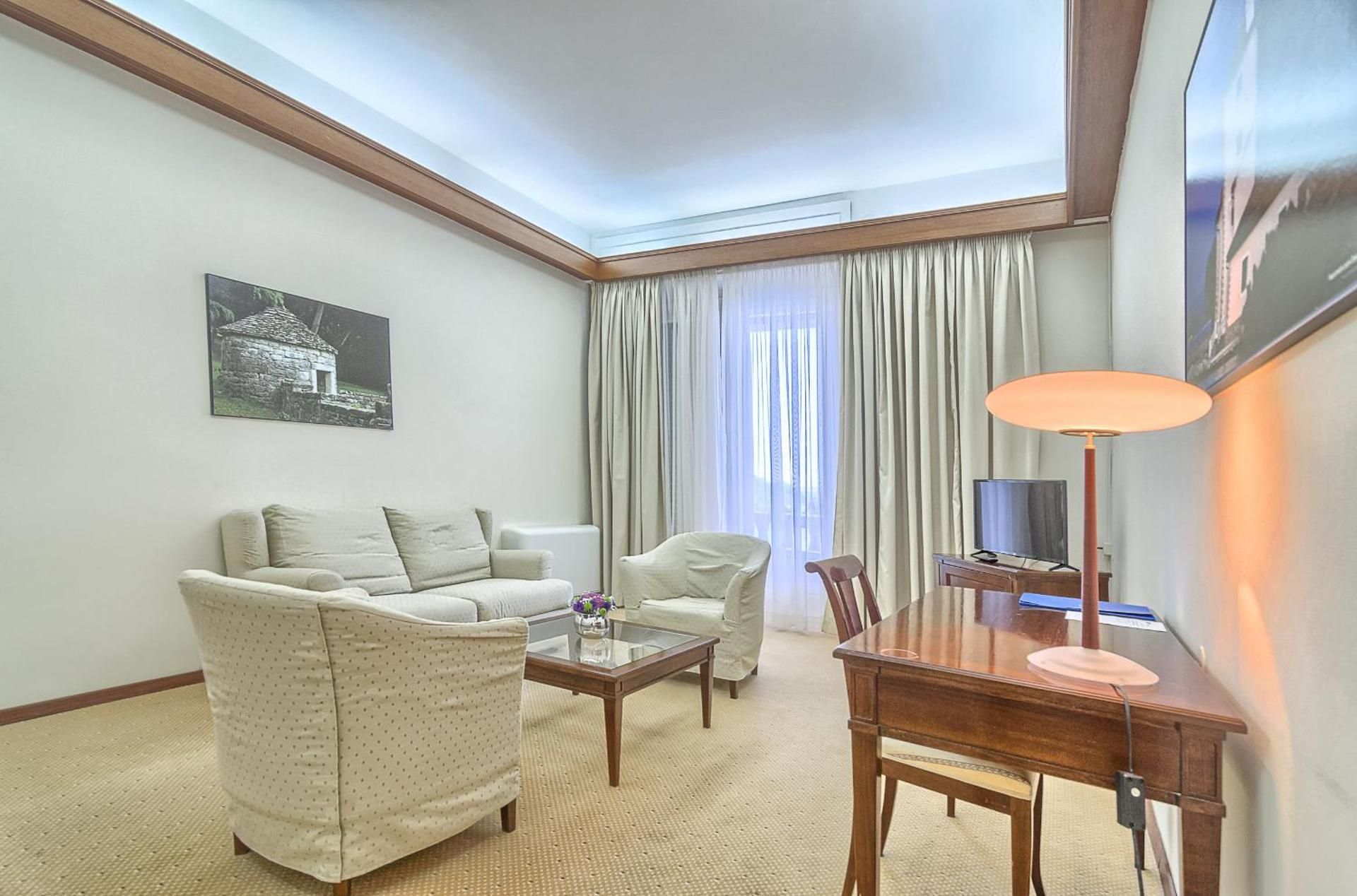 Suite with Balcony and Sea View