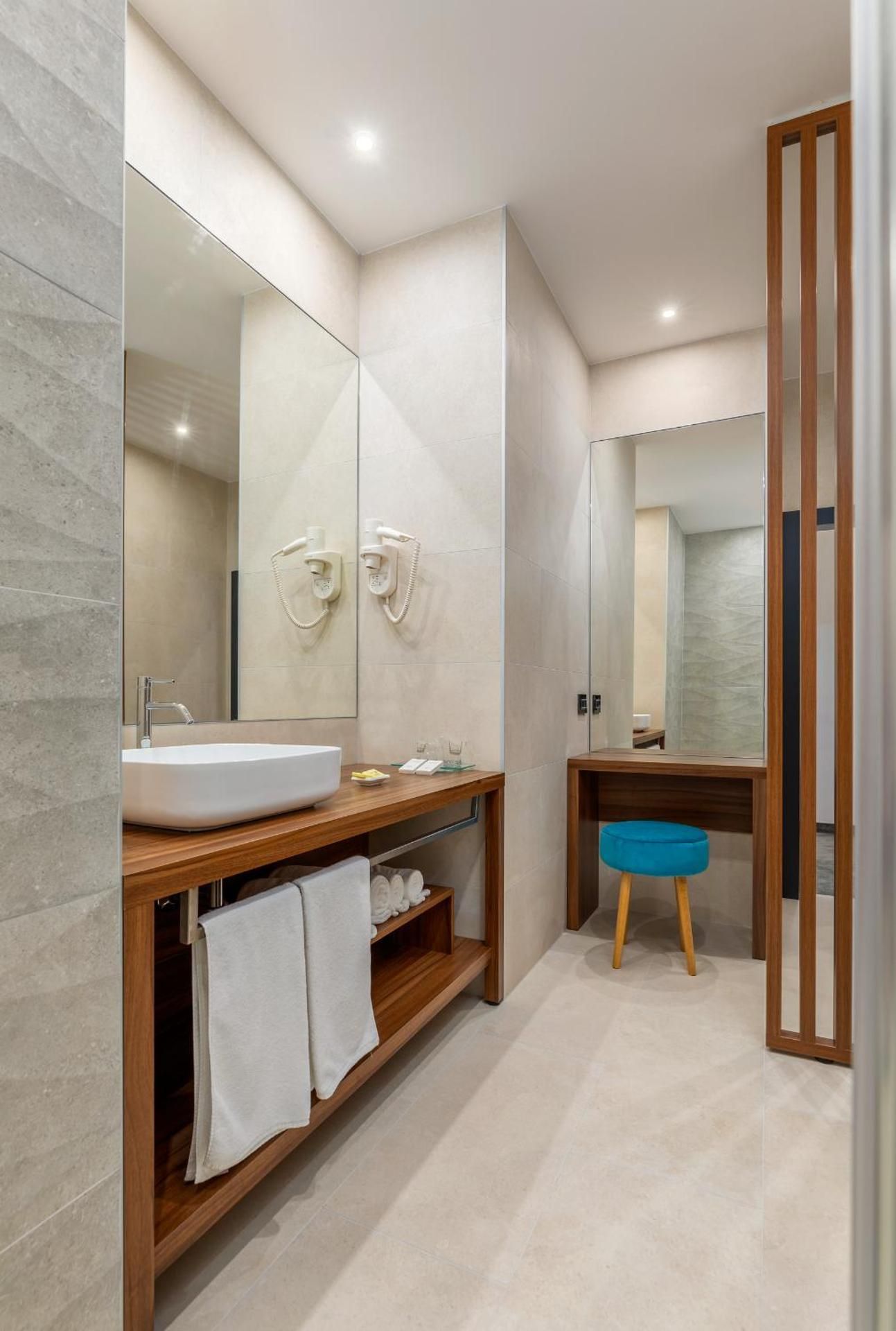 Superior Double Room With Balcony and Sea View 2+1