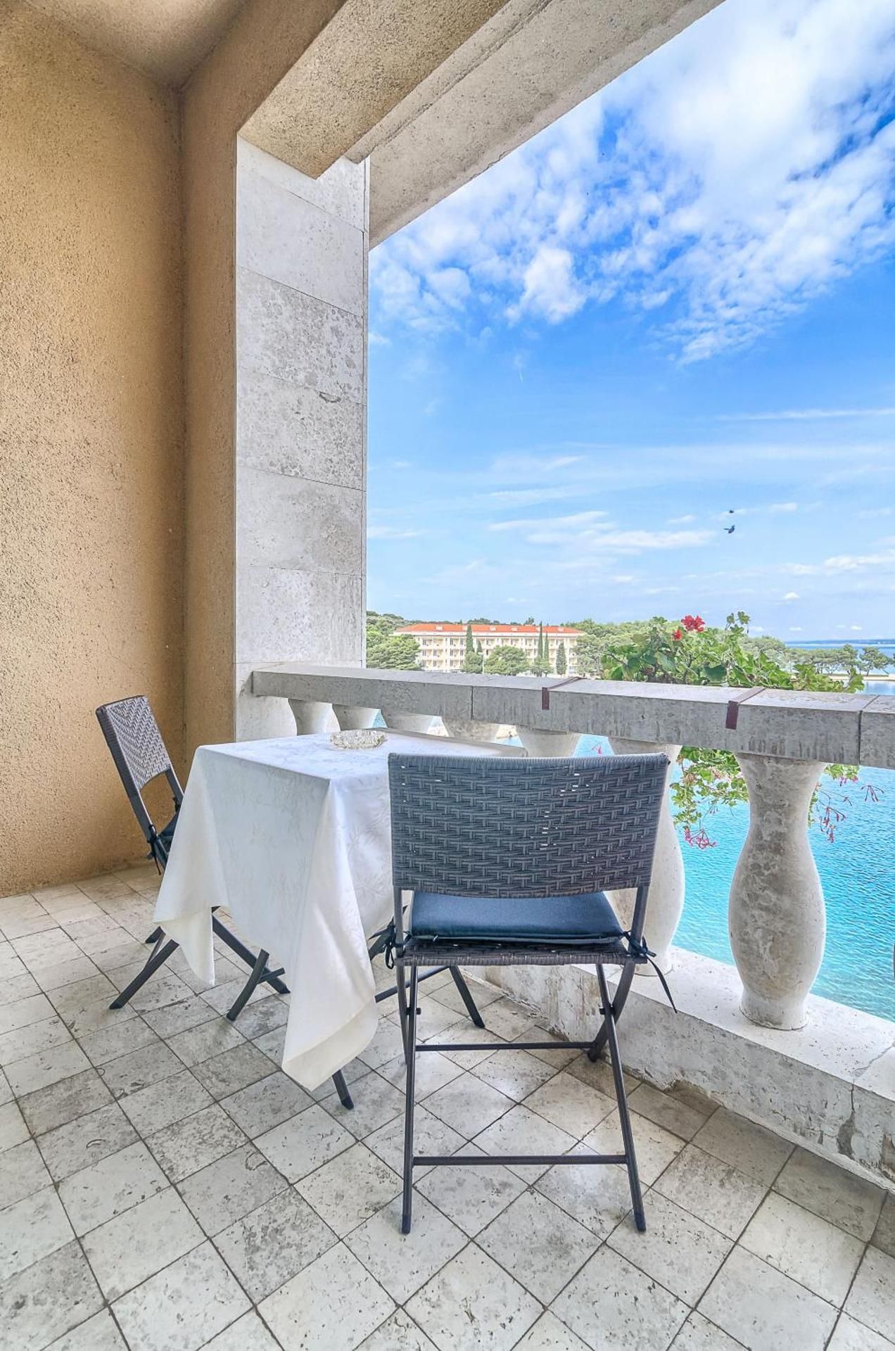 Junior Suite with Sea View and Balcony