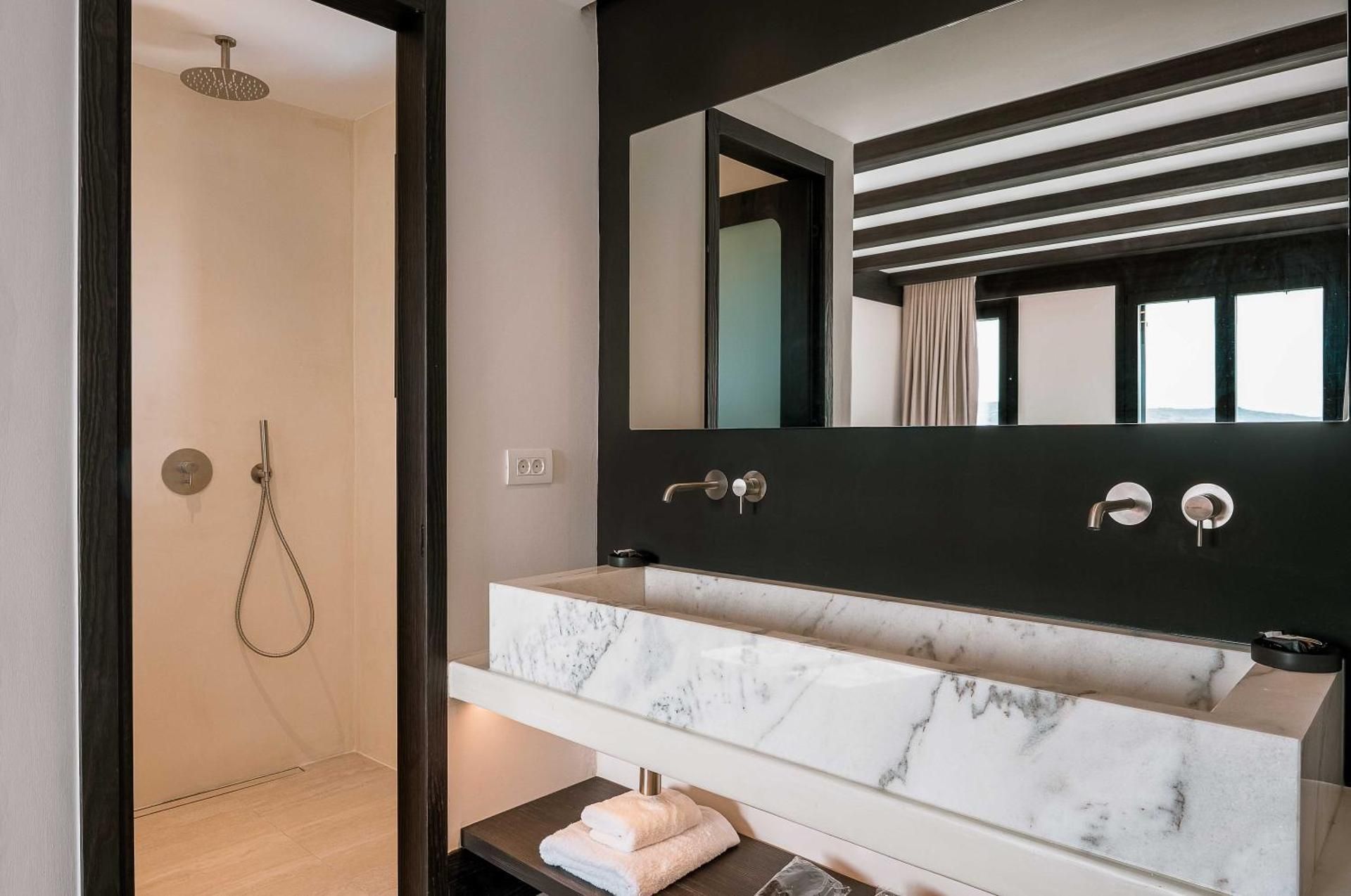 Penthouse Suite with Hot Tub