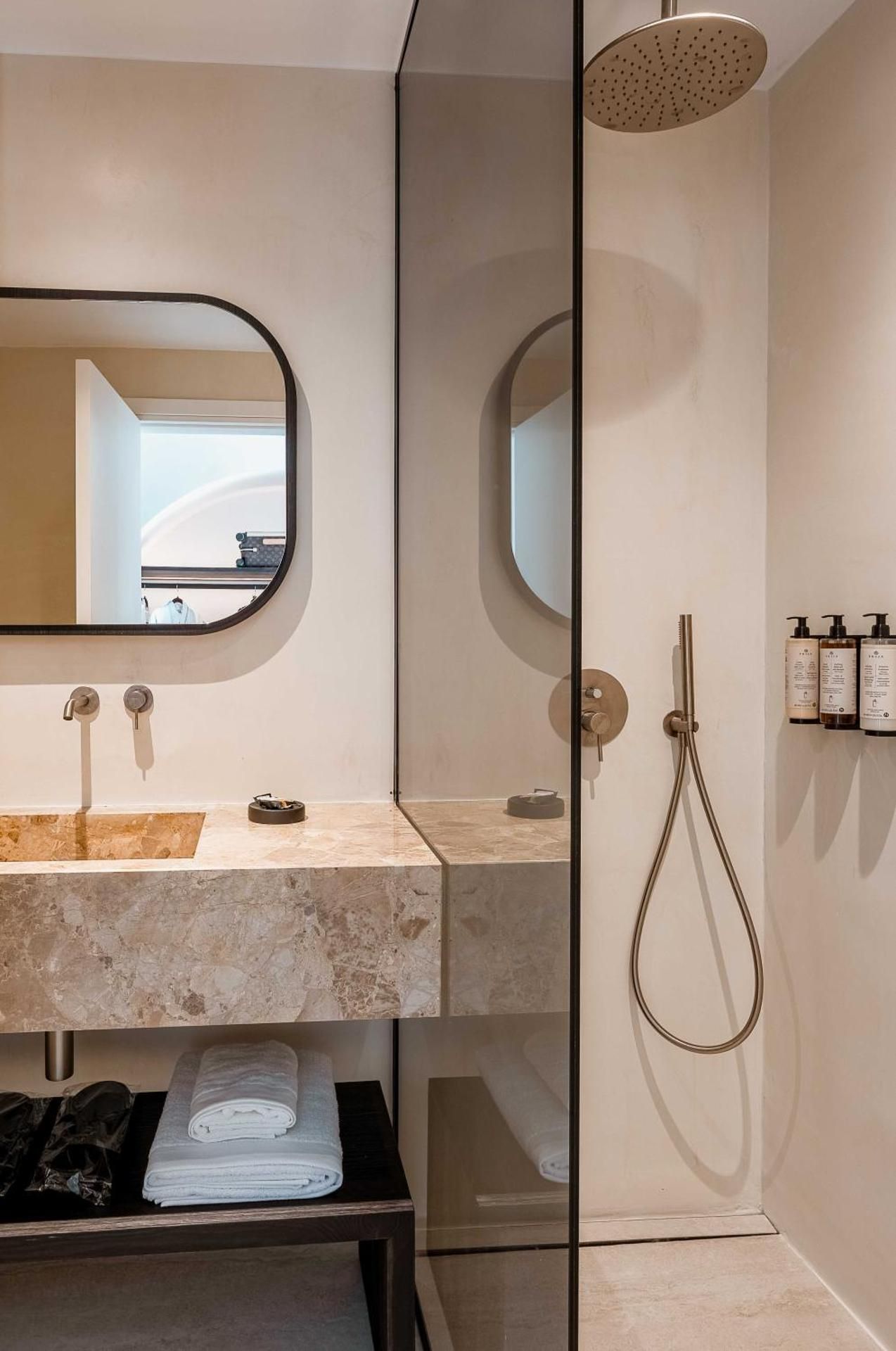 Deluxe Suite with Private Pool