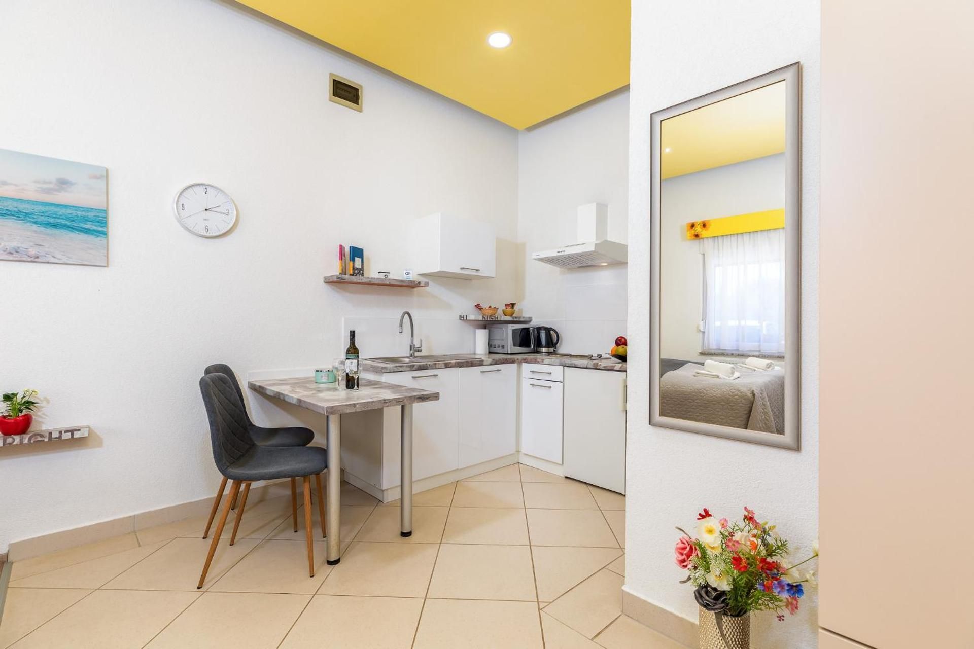 Studio Apartment