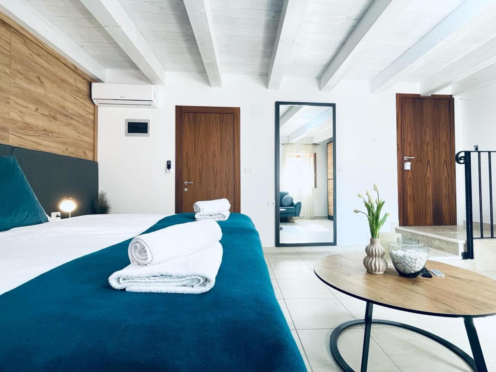 Deluxe Double Room with Shower