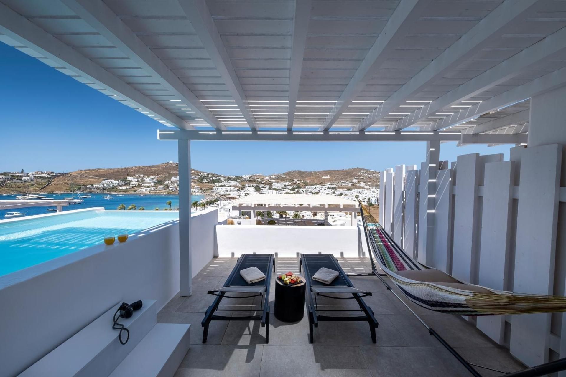 Honeymoon Suite with Sea View and Private Pool