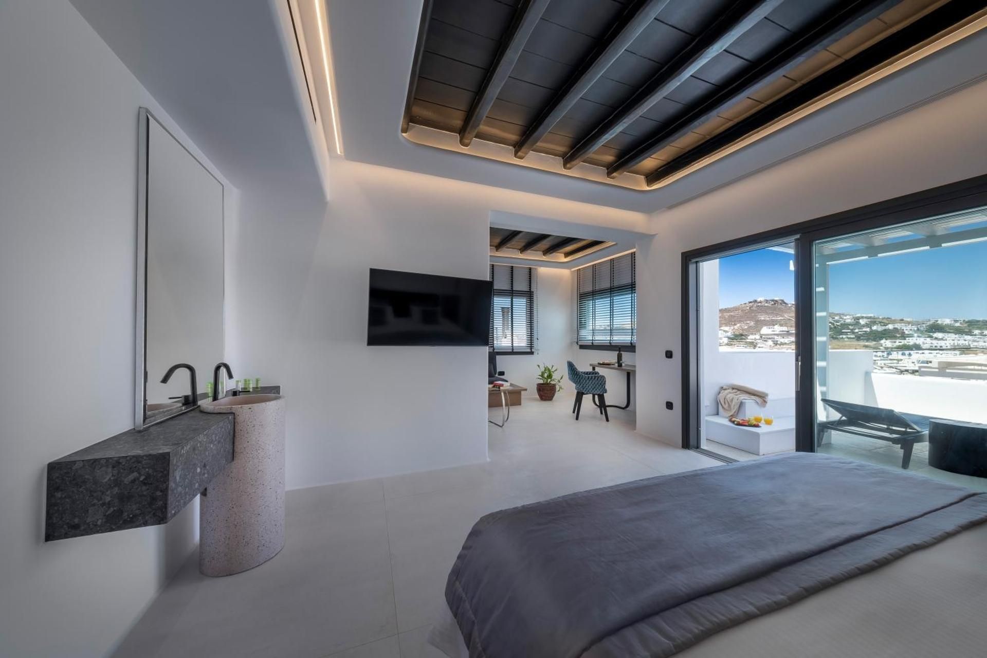 Honeymoon Suite with Sea View and Private Pool