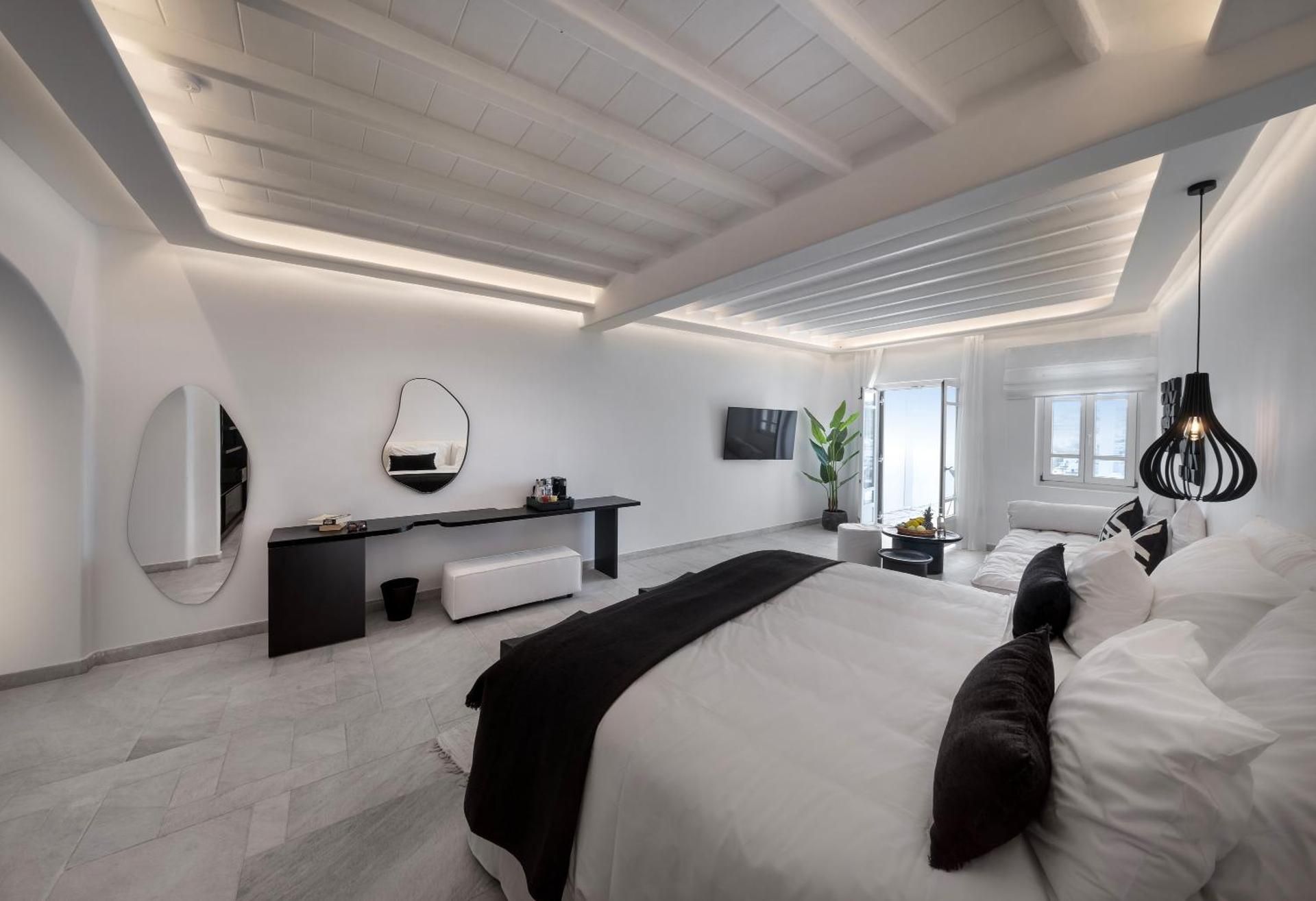 Exclusive Suite with Sea View and Private Pool