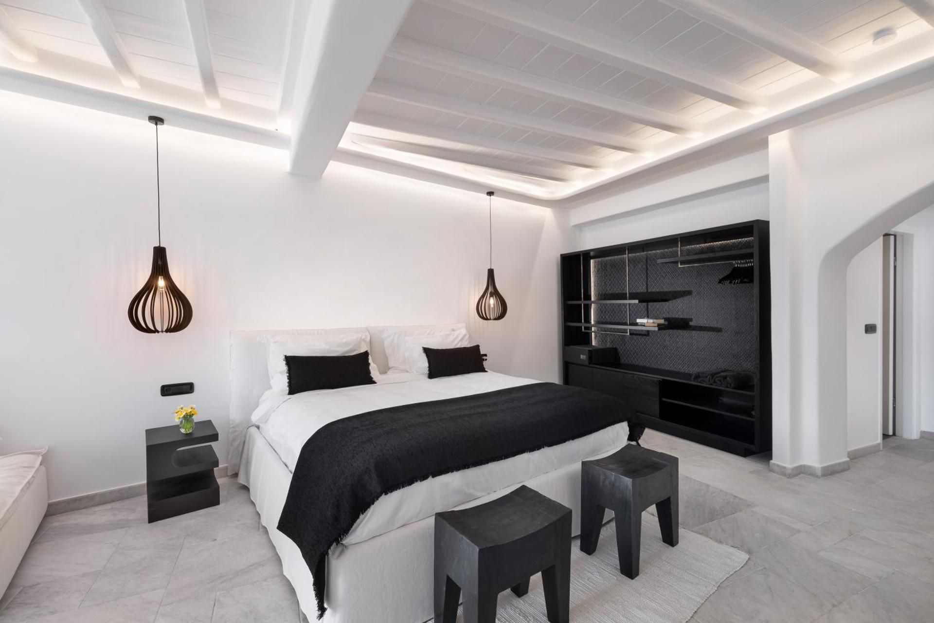 Exclusive Suite with Sea View and Private Pool