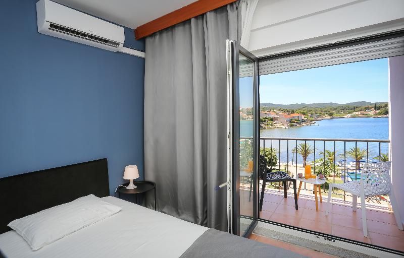 Double or Twin Room with Sea View