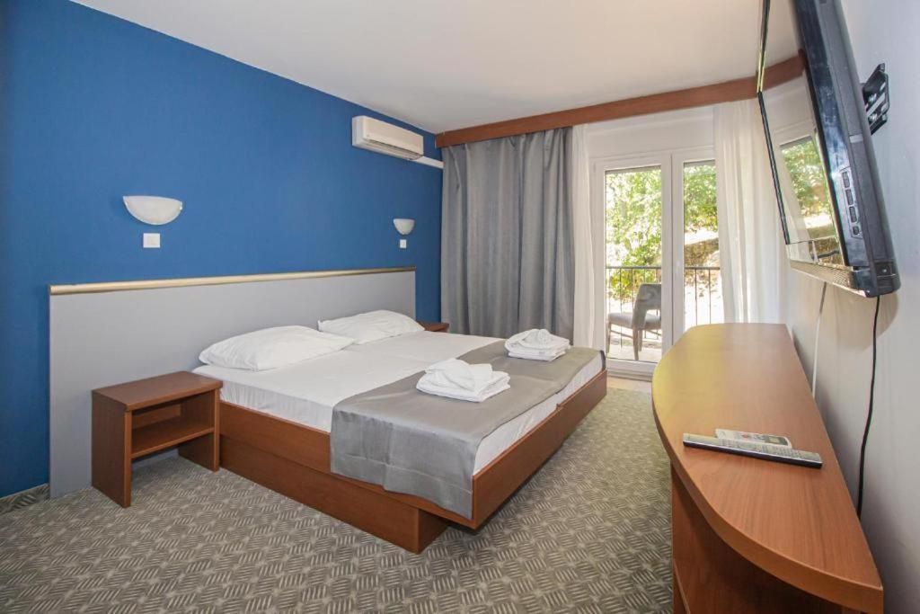 Standard Double or Twin Room with Garden View