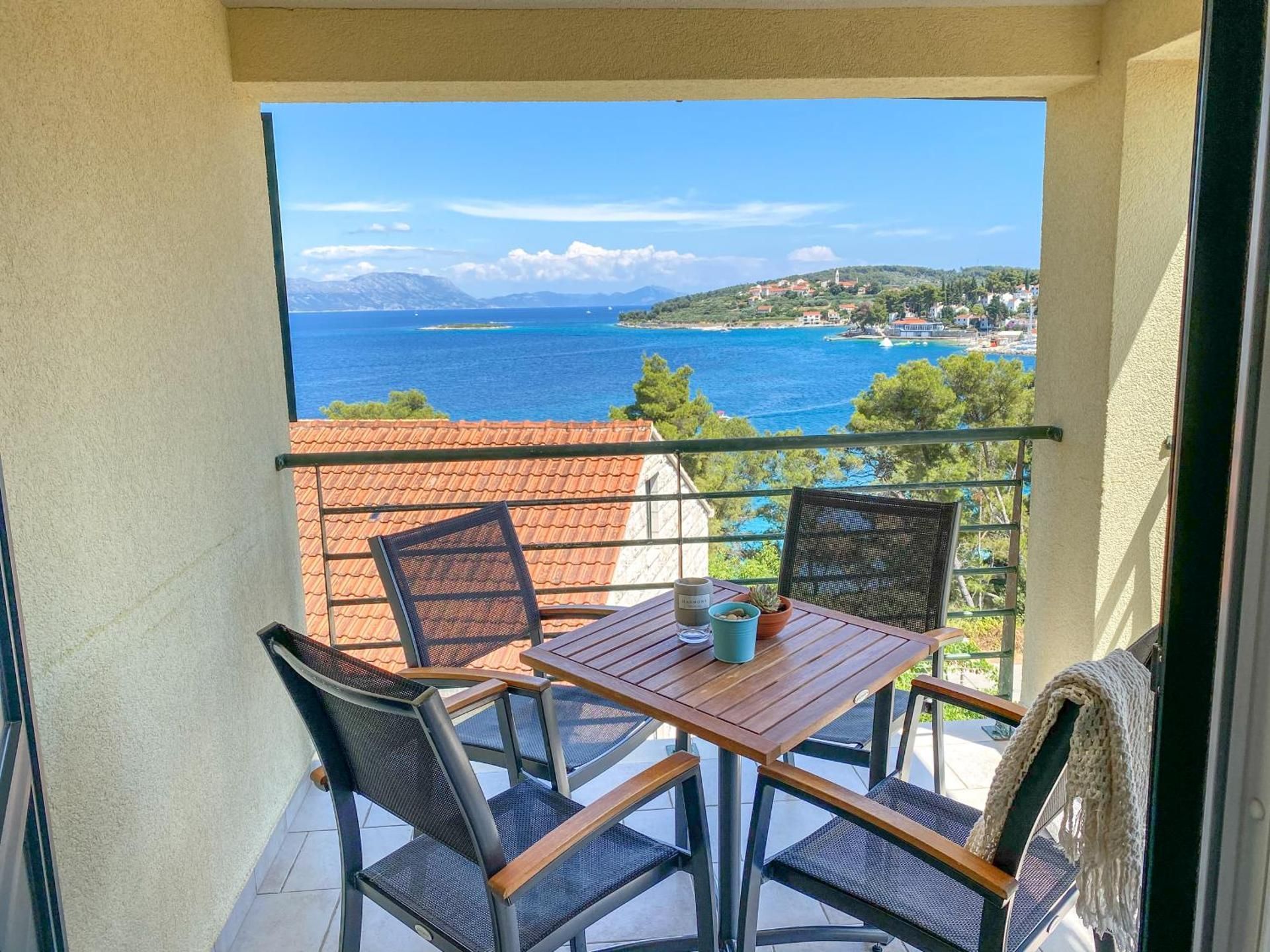One-Bedroom Apartment with Sofa Bed and Sea View - First Floor