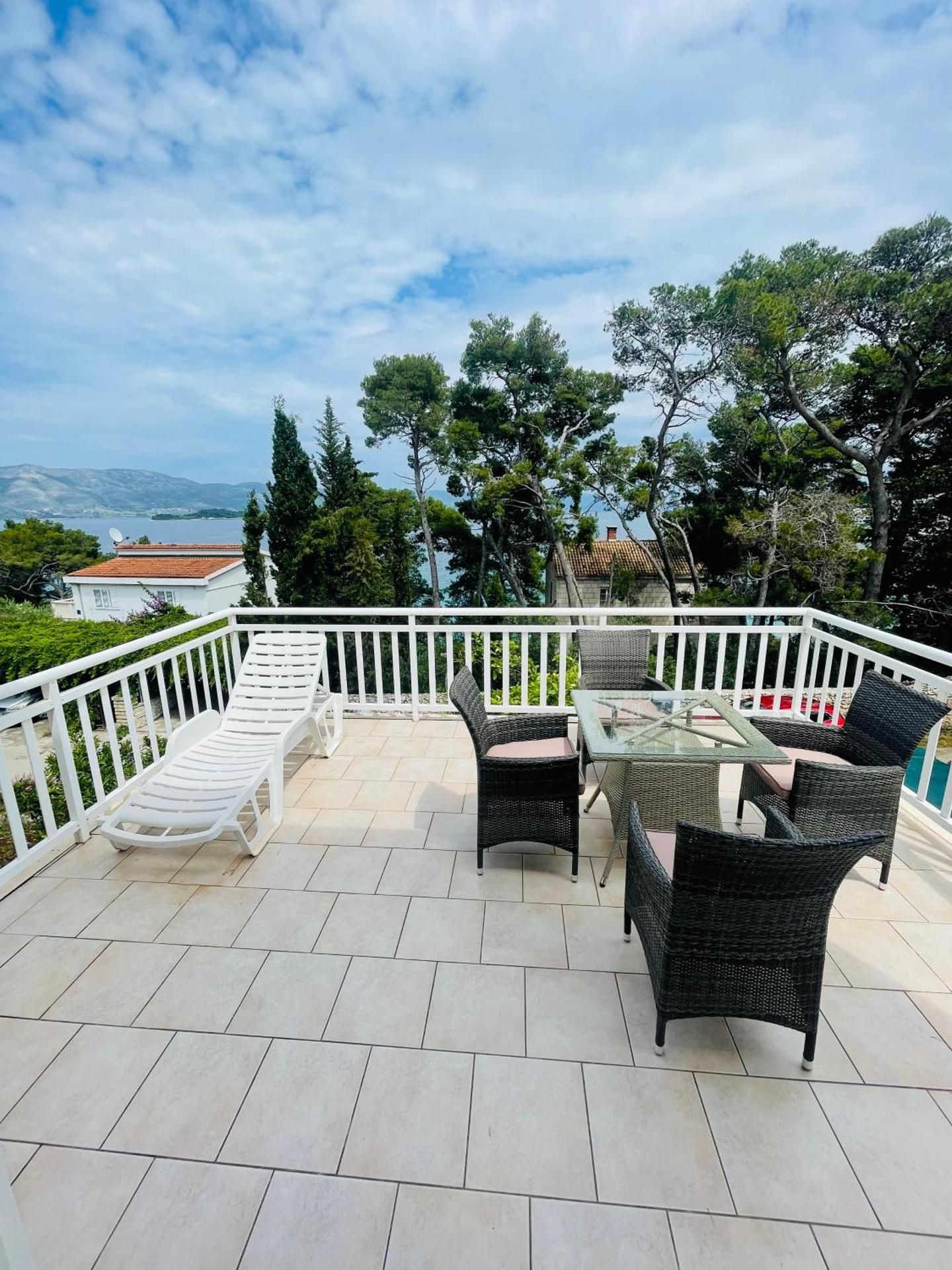 One-Bedroom Apartment with Balcony and Sea View