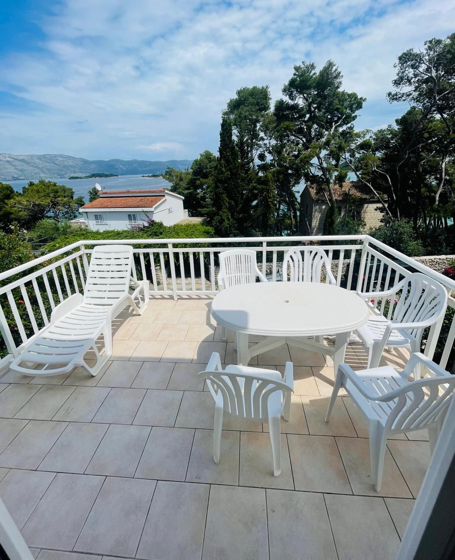 Two-Bedroom Apartment with Balcony and Sea View