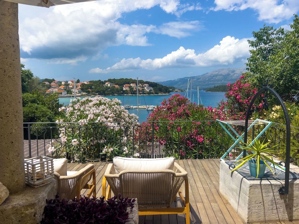 Romantic Apartment, Sea View