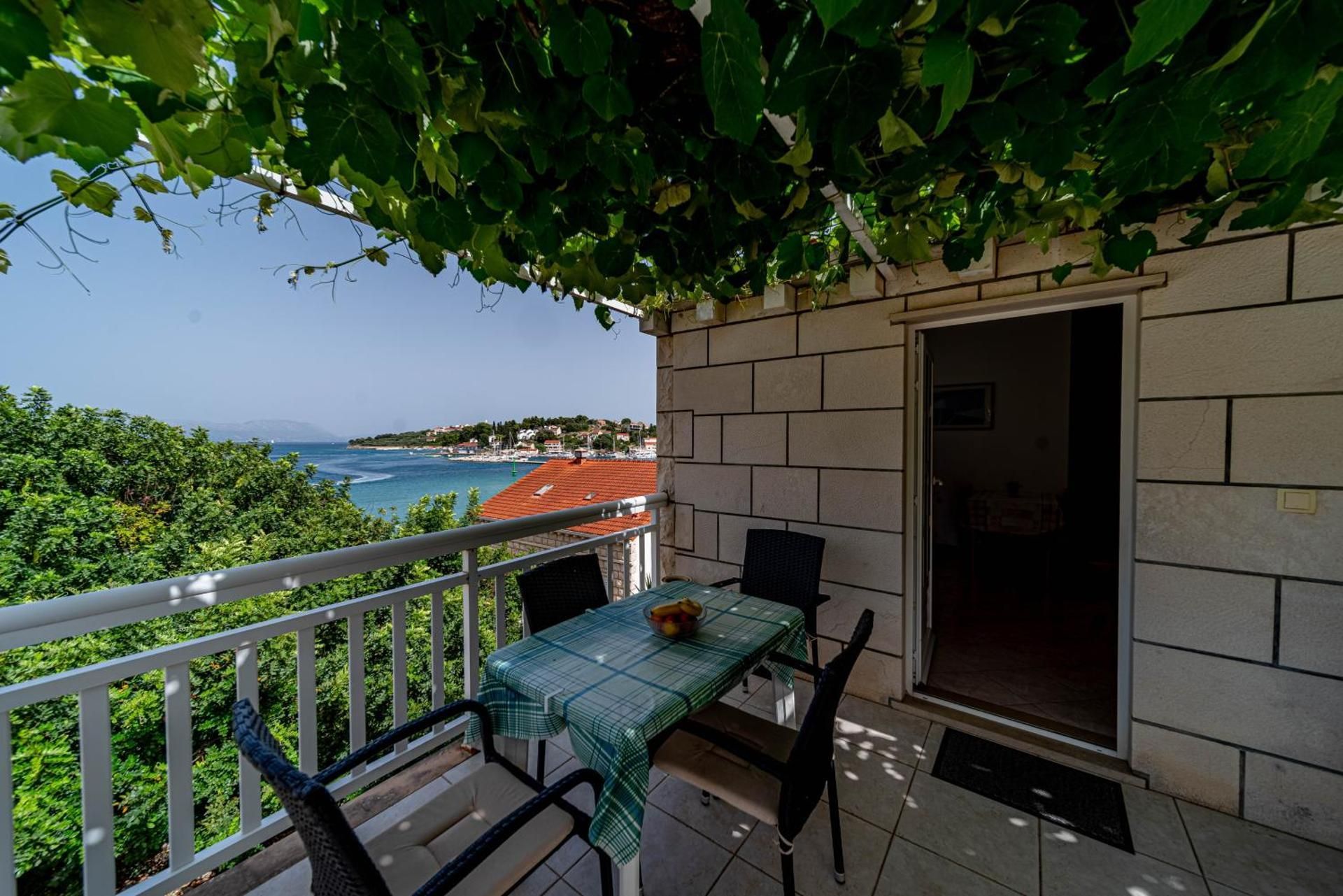 One-Bedroom Apartment with Terrace and Sea View