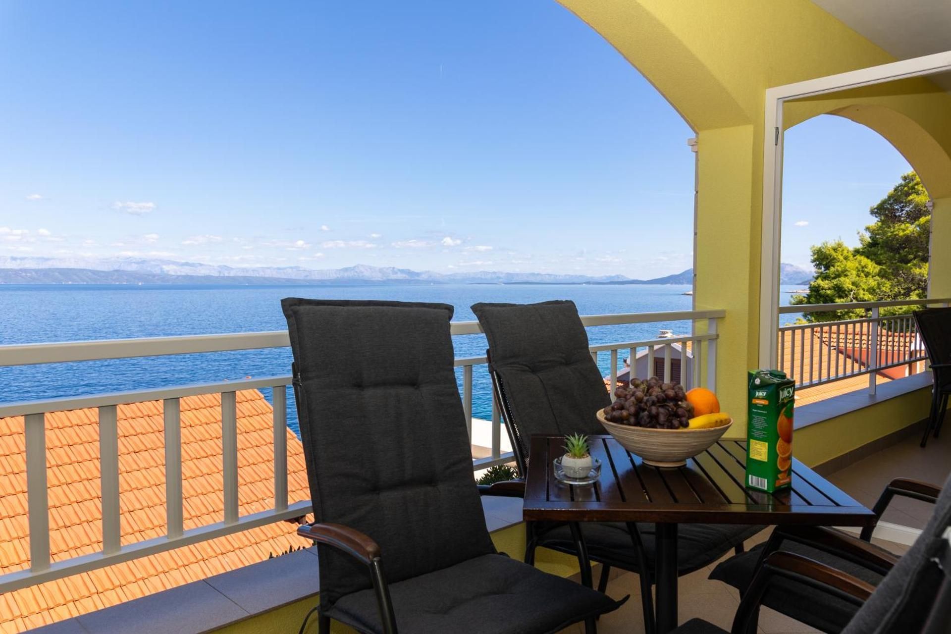 One-Bedroom Apartment with Balcony (4 Adults)
