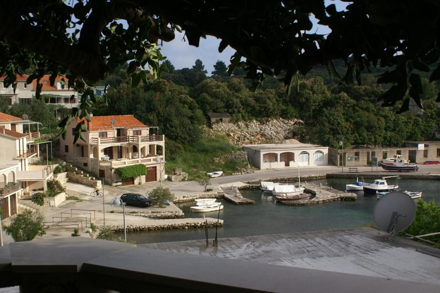 One-Bedroom Apartment with Terrace and Sea View