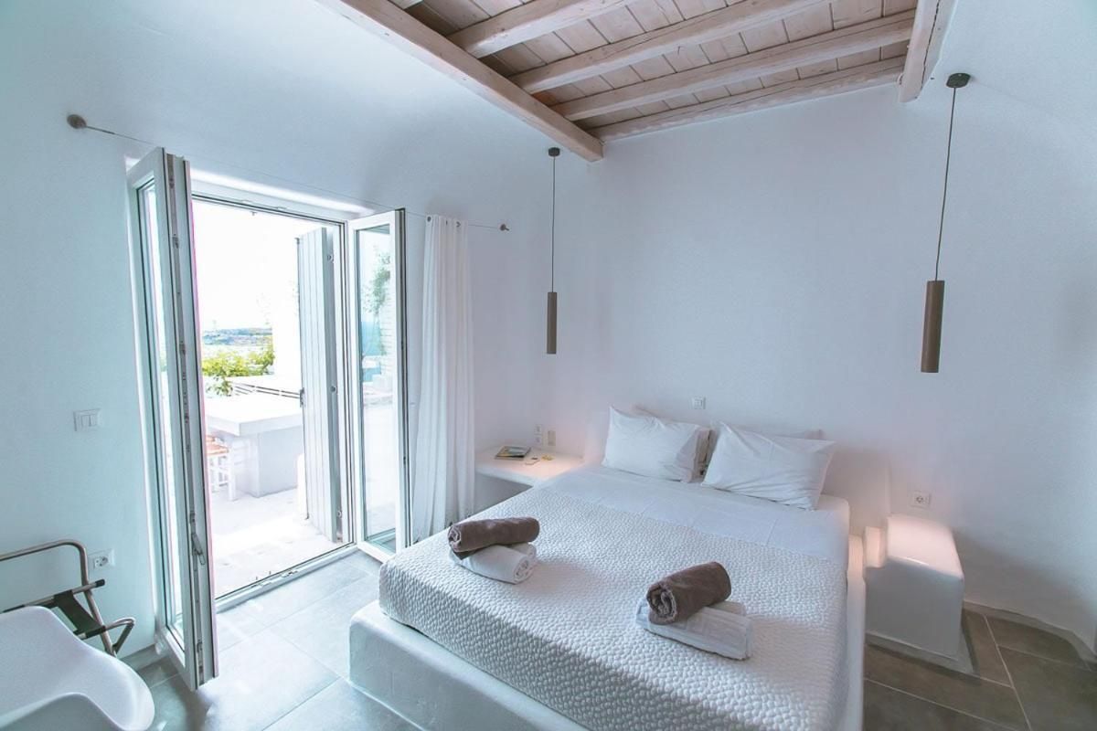 Deluxe Double Room with Balcony and Sea View