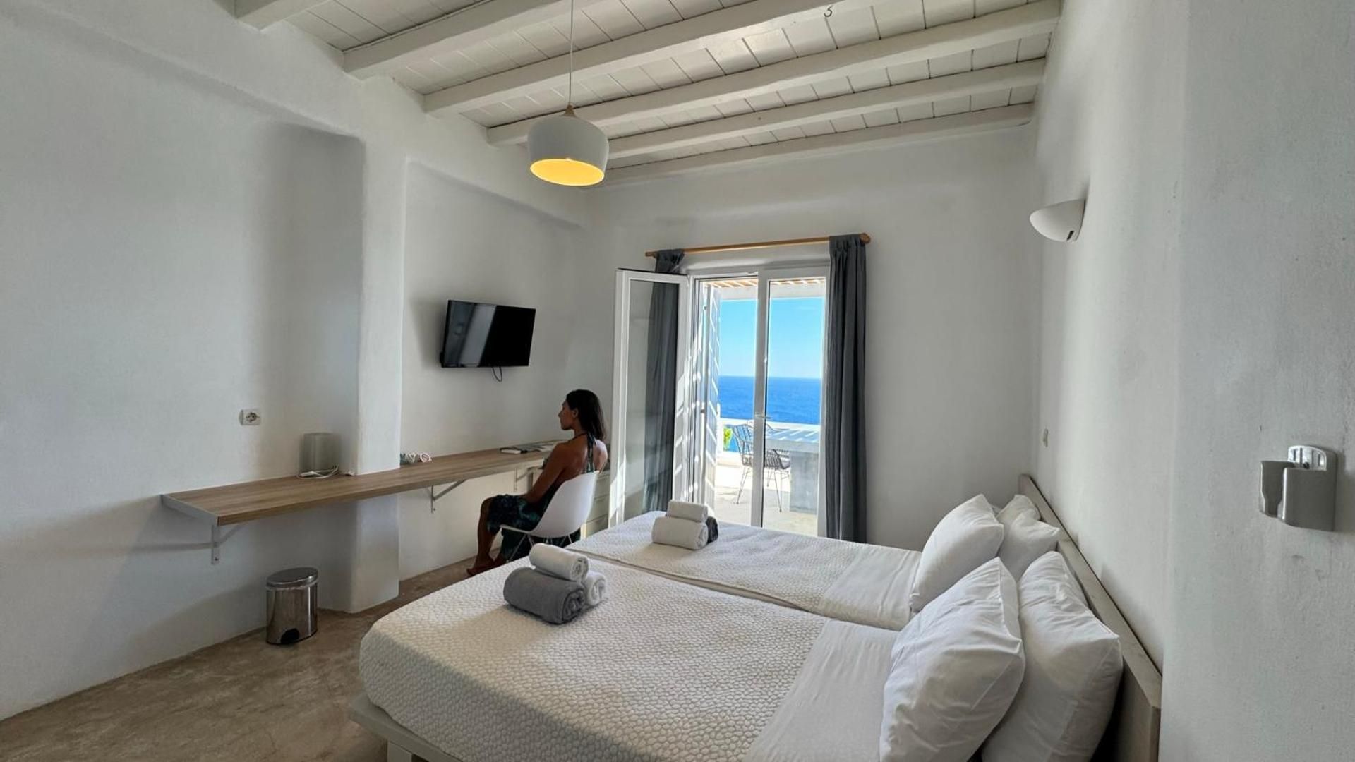 Standard Twin Room with Sea View