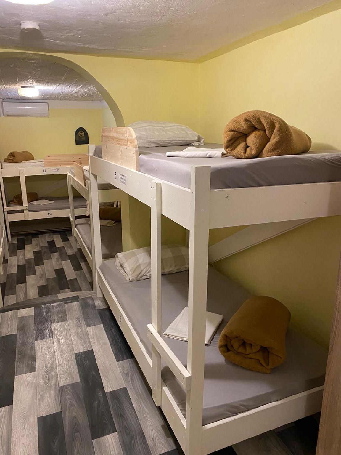 Bunk Bed - Mixed Dorms 12 beds