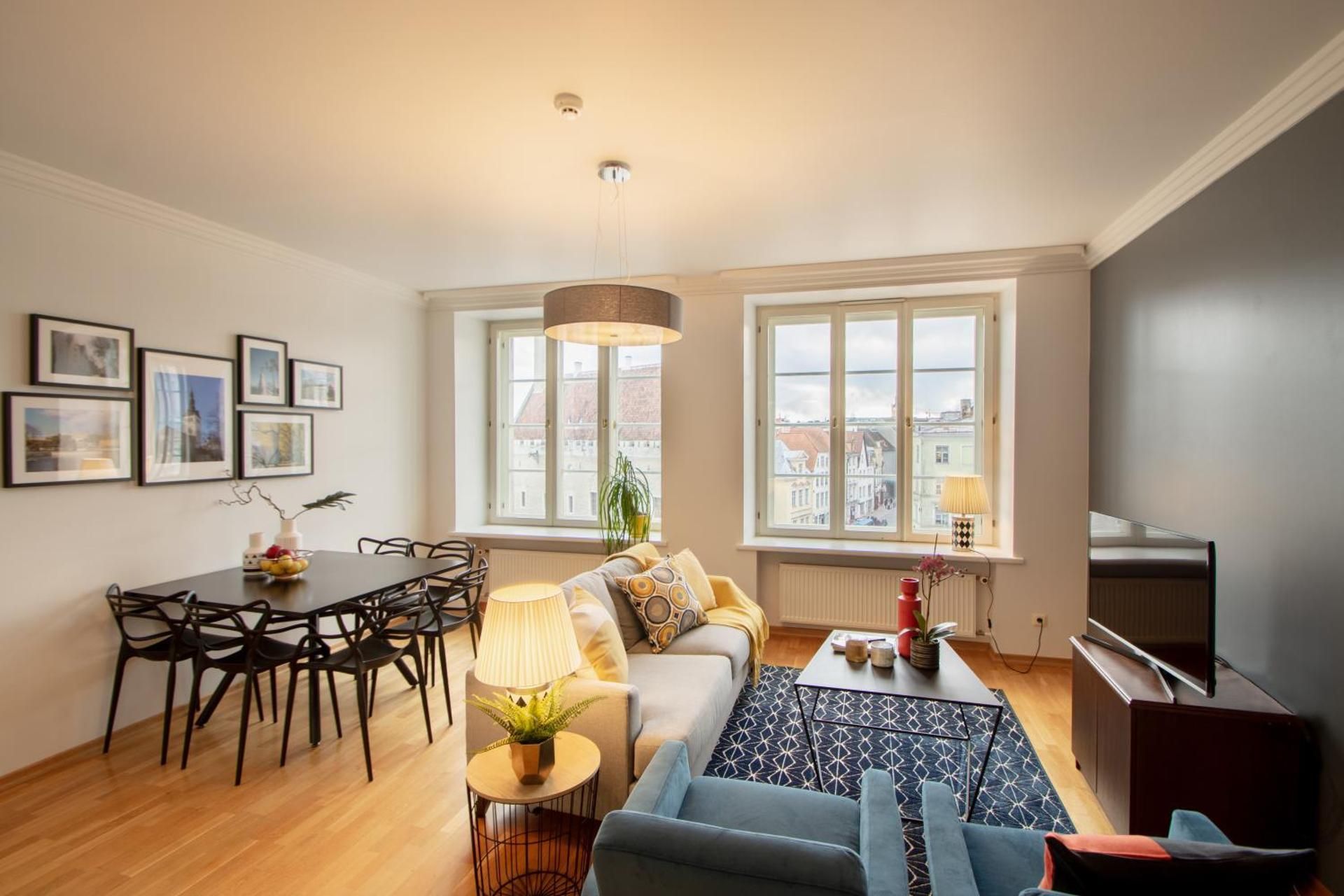 Two-Bedroom Apartment with Sauna - Raekoja Plats 8