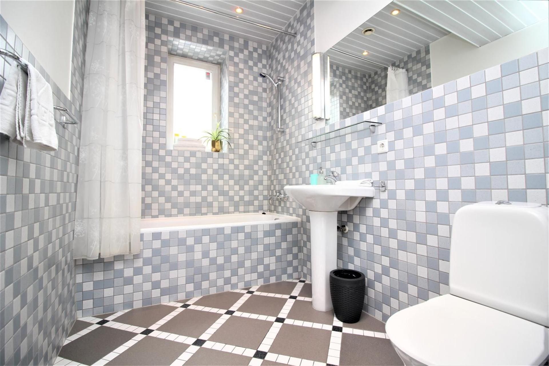 Two-Bedroom Apartment - Suur Karja 4