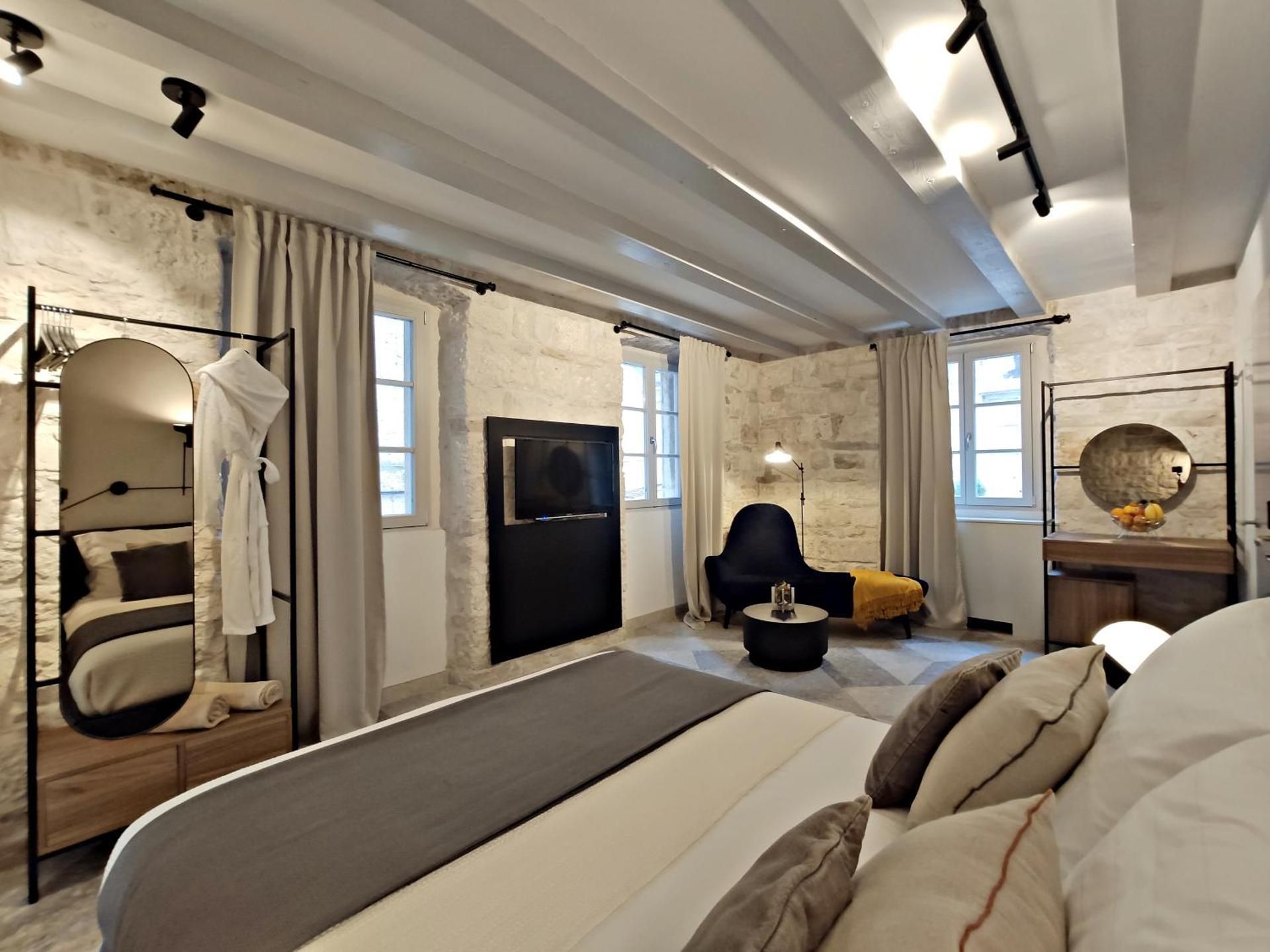 Superior Queen Double Room with Balcony