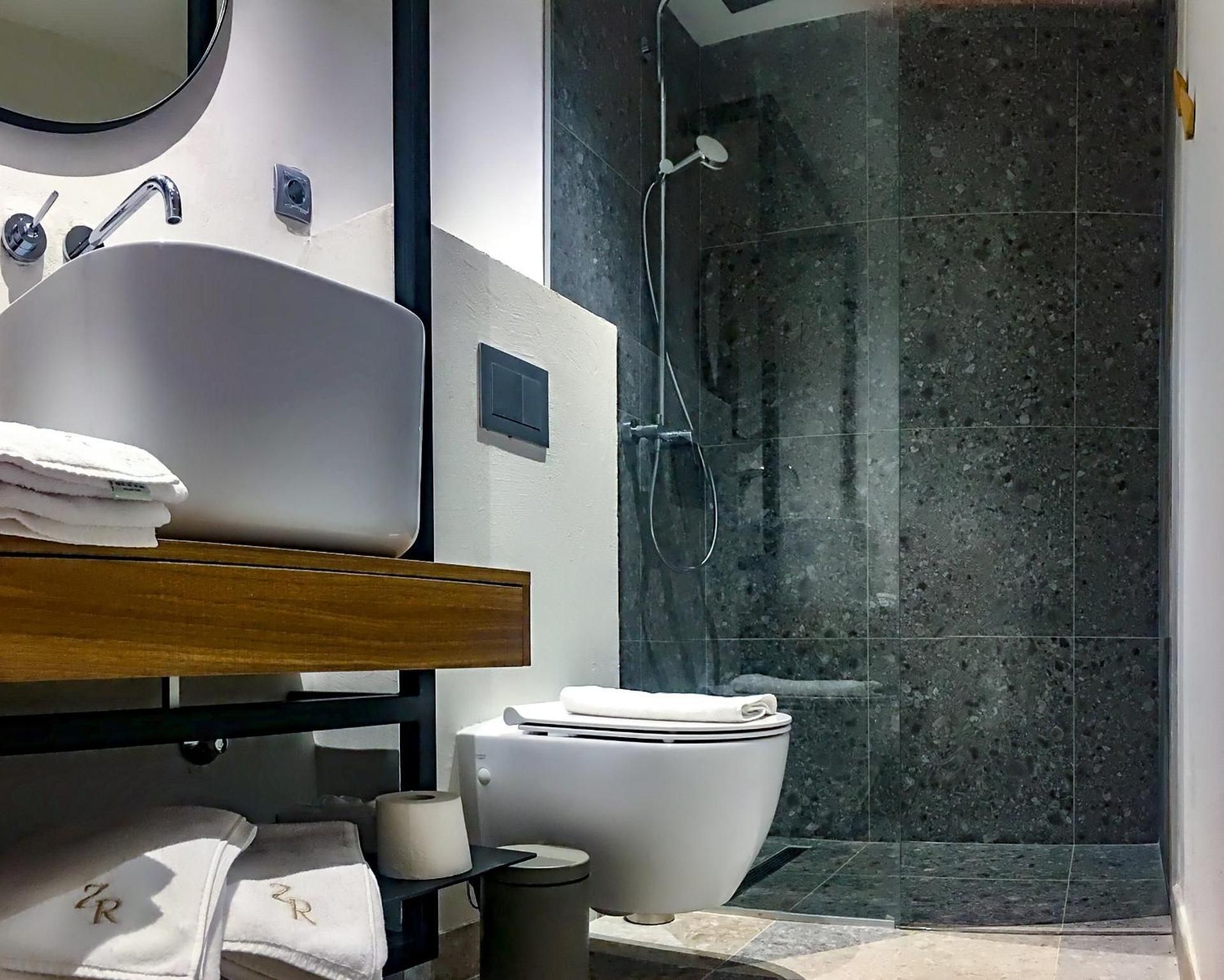 Comfort Queen Double Room