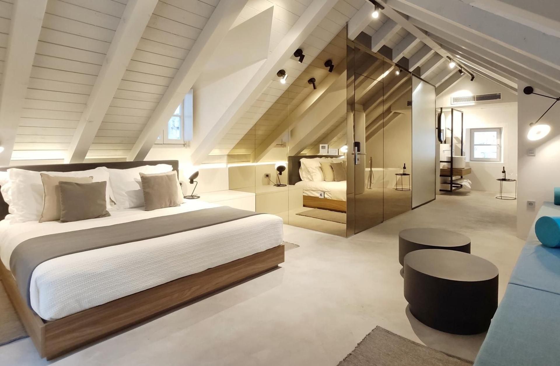 Suite with Balcony and Spa Bath