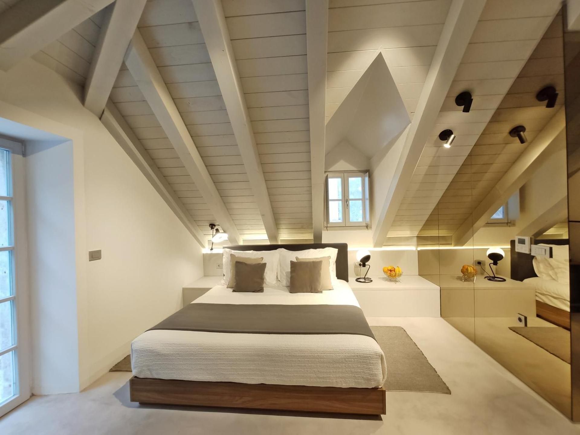 Suite with Balcony and Spa Bath