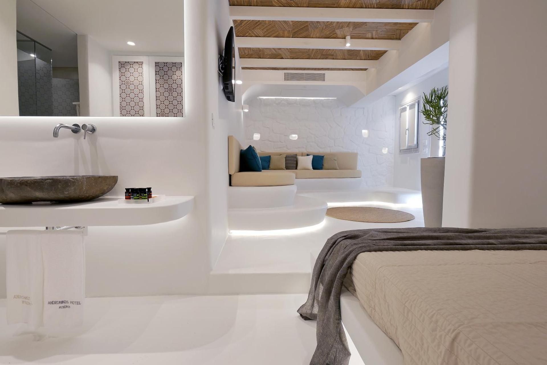 Superior Pool View Room