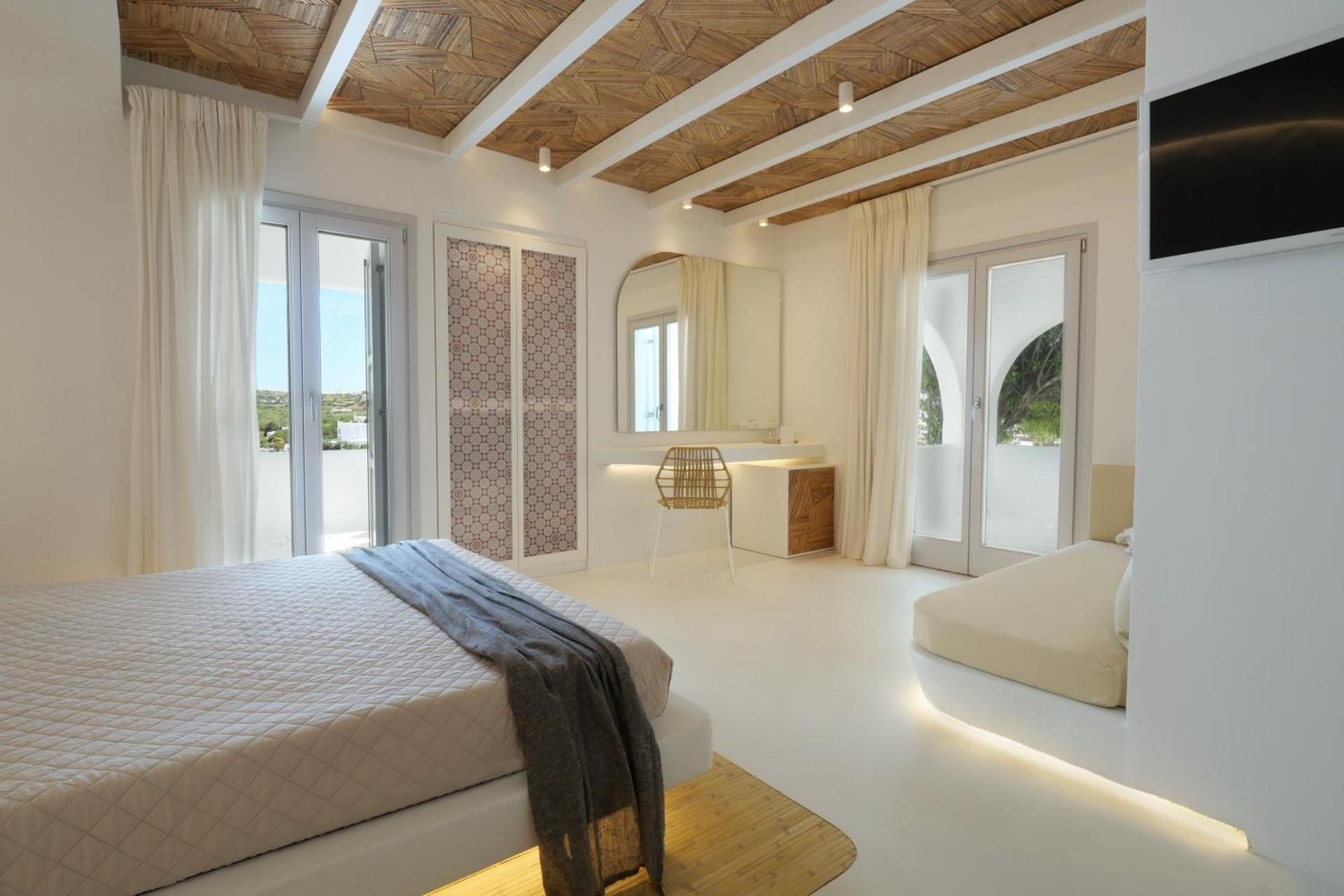Superior Pool View Room
