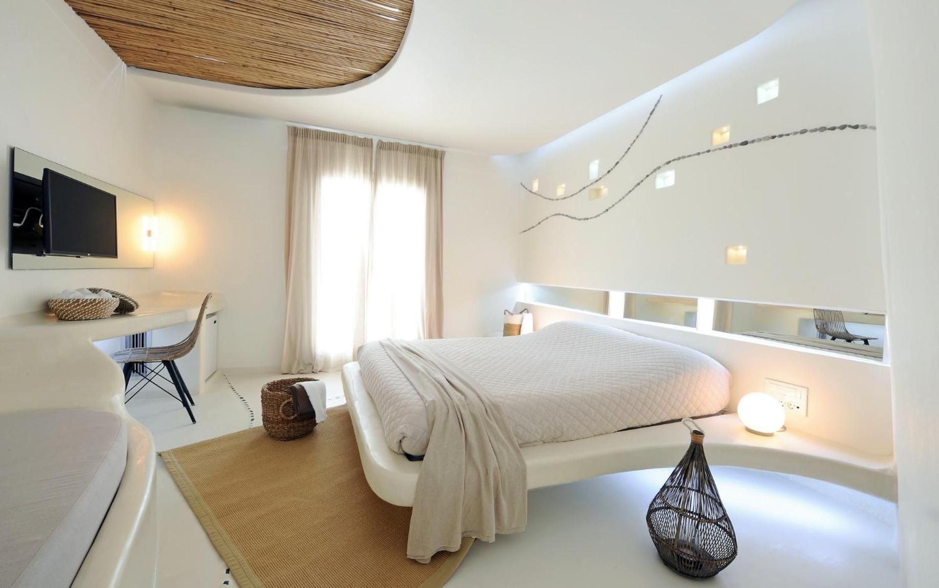 Cocoon Room / Pool View Jacuzzi