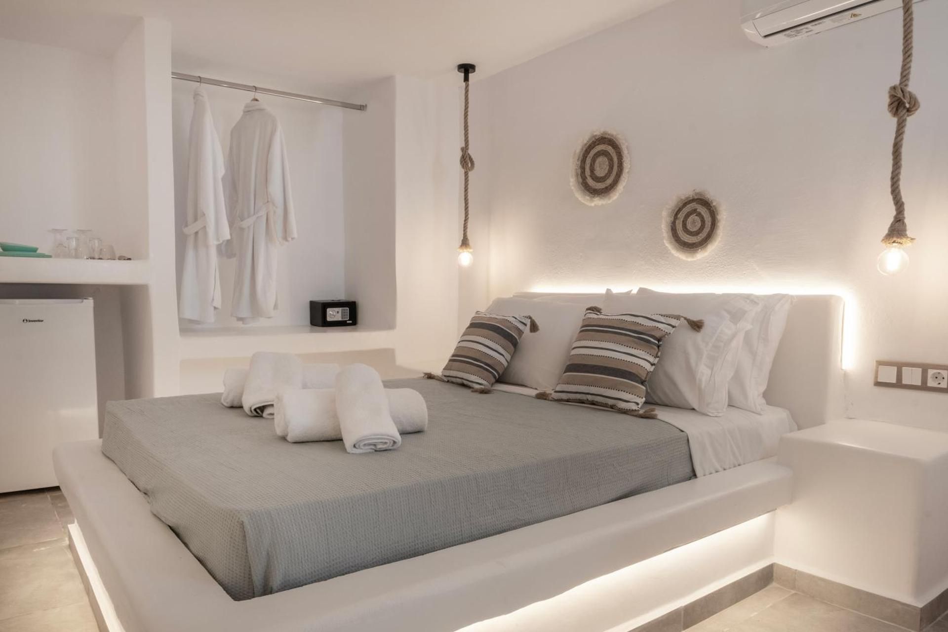 Feel Breeze Economy Studio