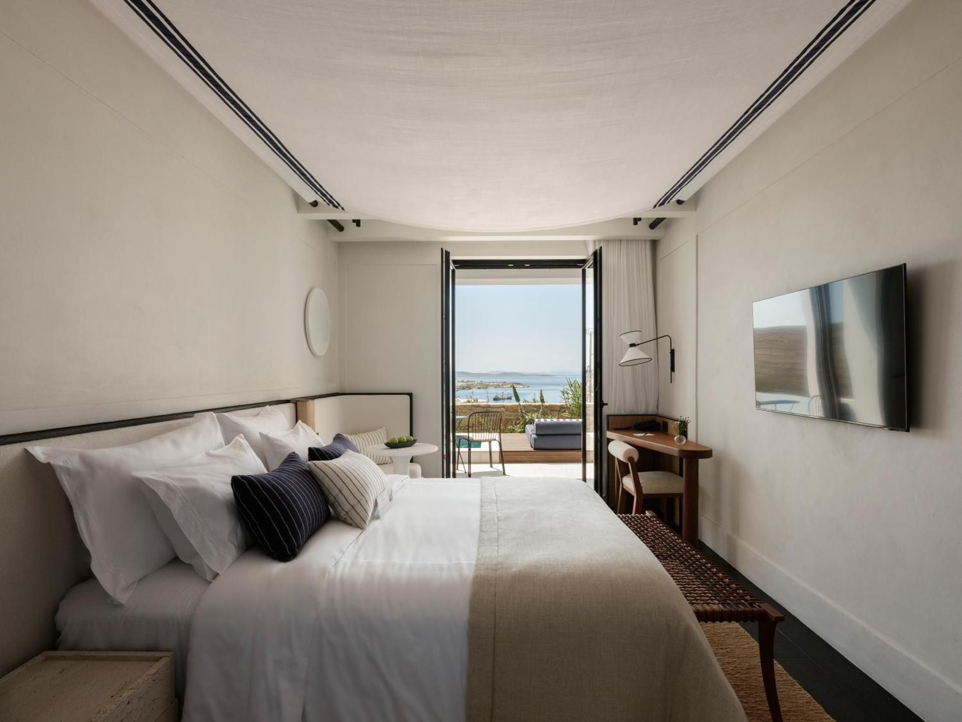 Junior Suite with Sea View and Outdoor Hot Tub