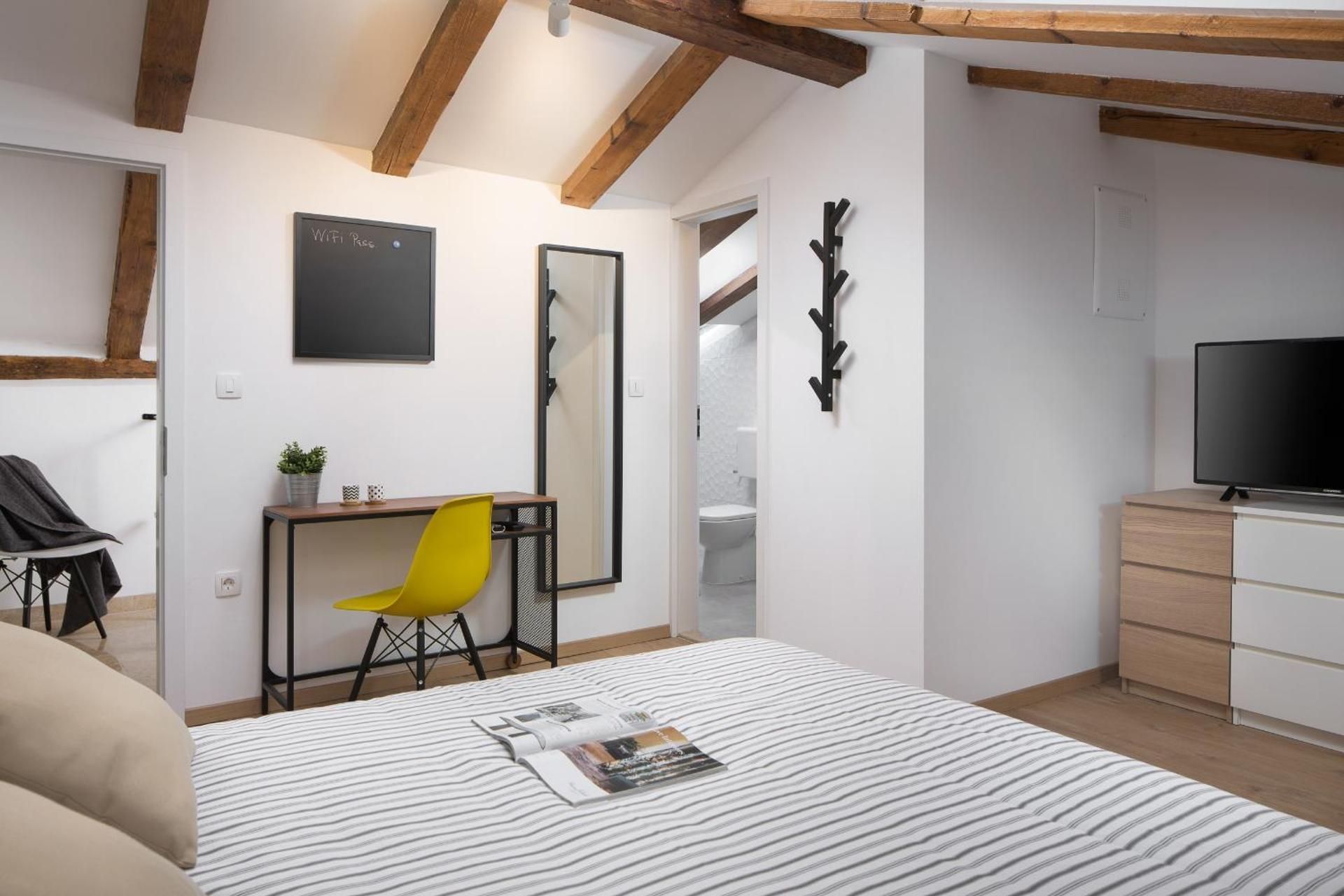 Deluxe Queen Room