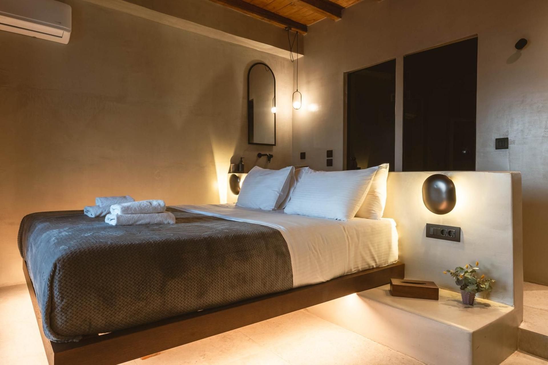 Suite with Hot Tub