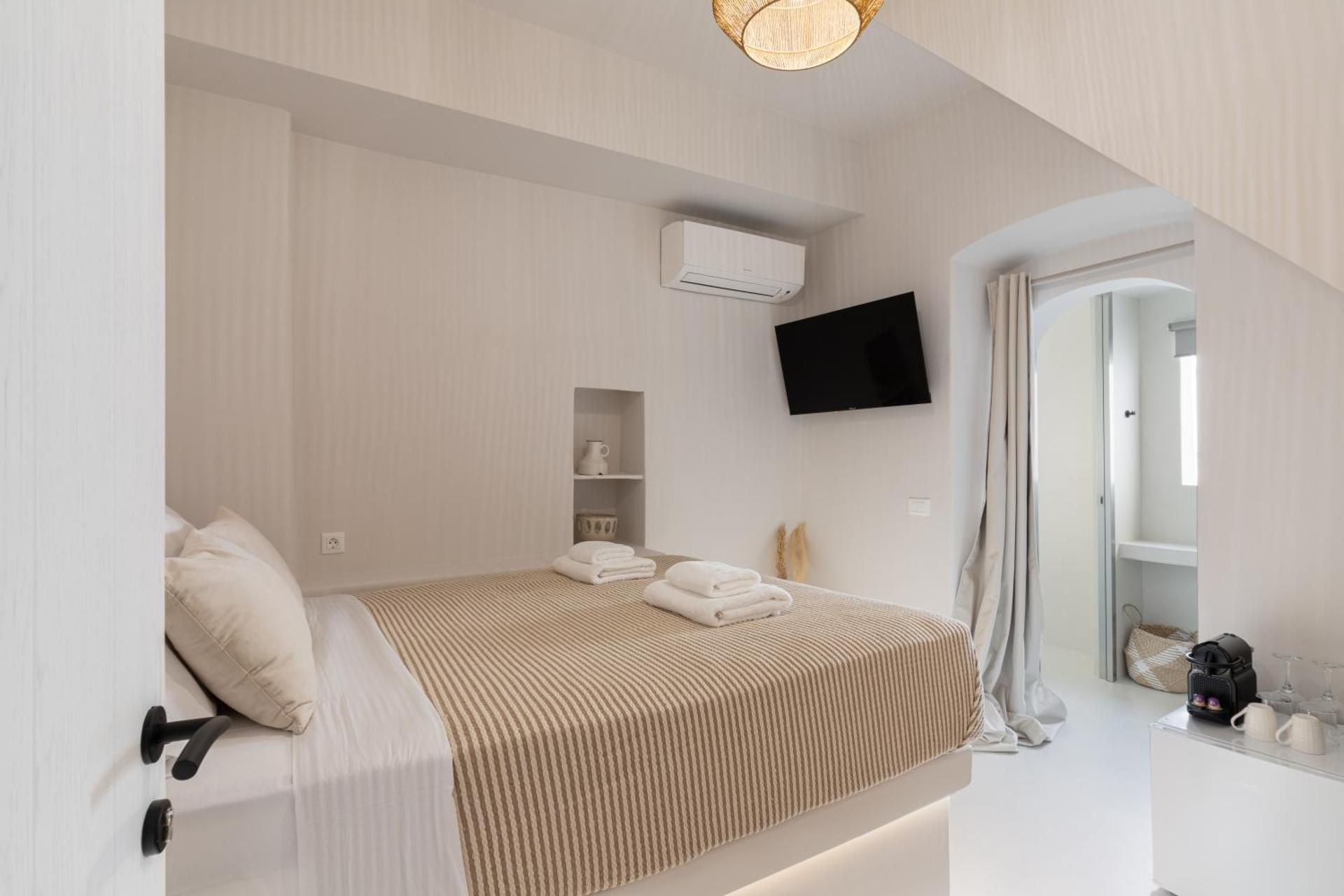 Deluxe Double Room with Shower