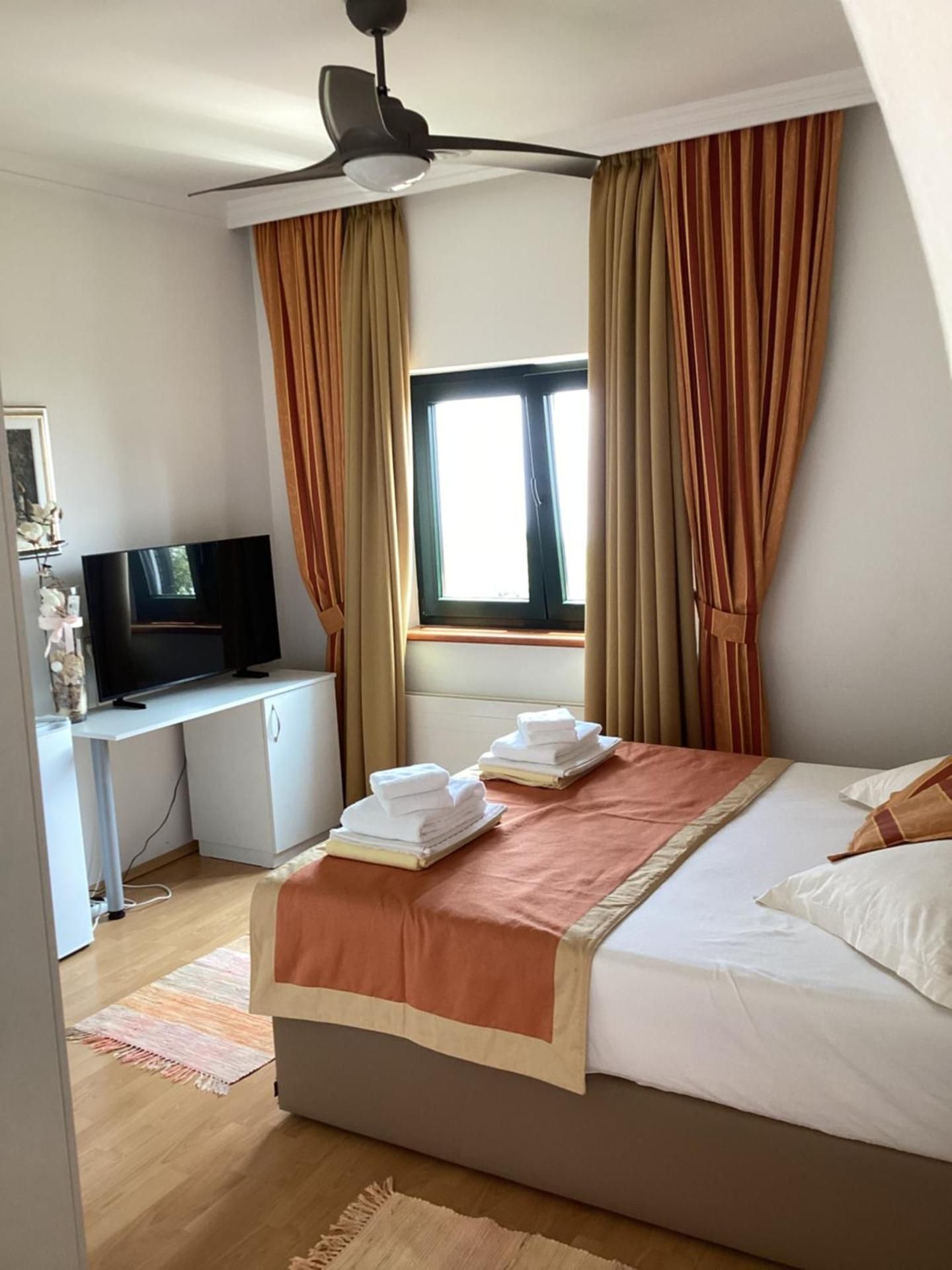 Double Room with Balcony and Sea View
