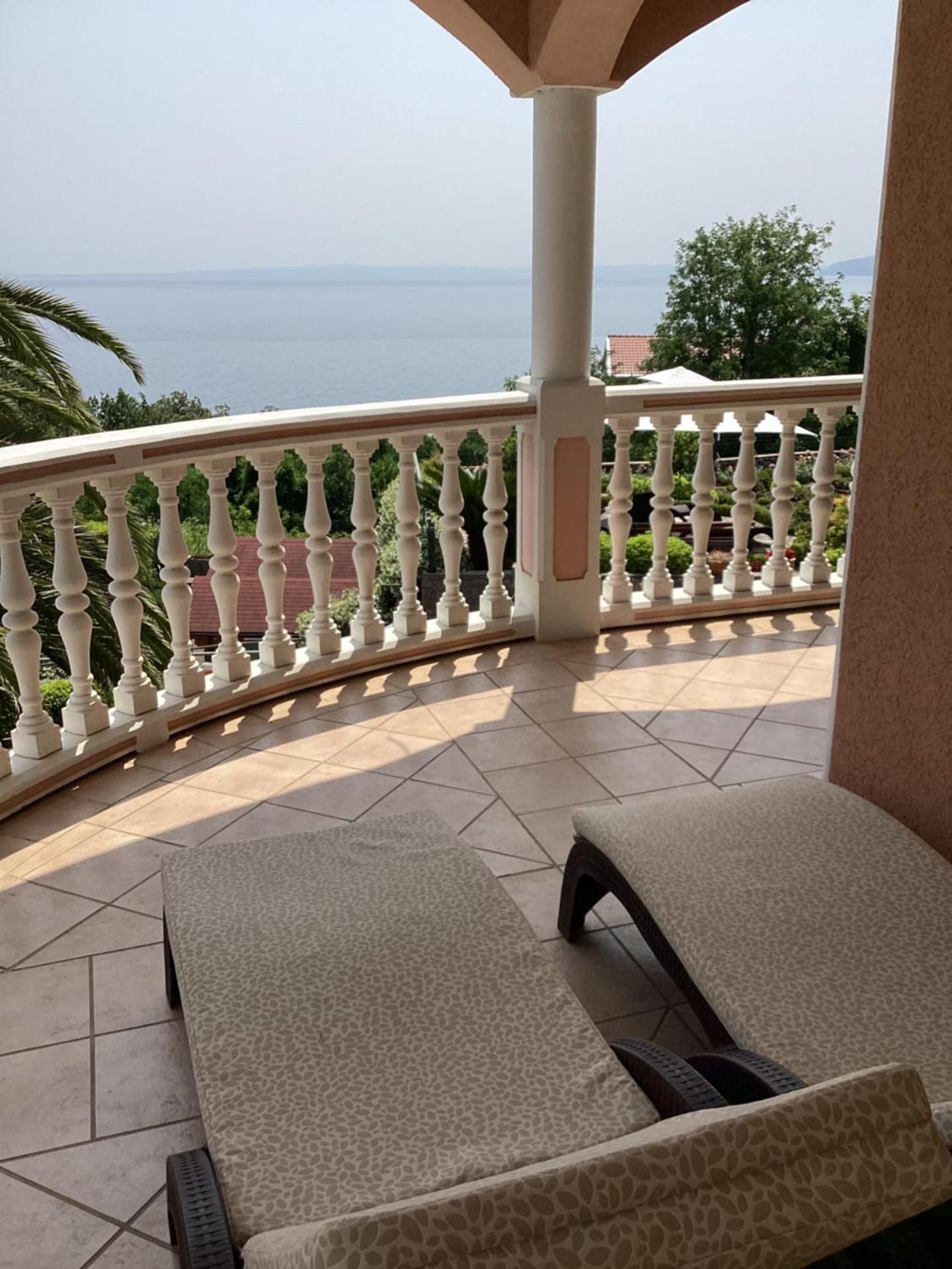 Deluxe Triple Room with Sea View