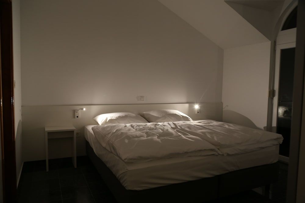 King Apartment with Garden View