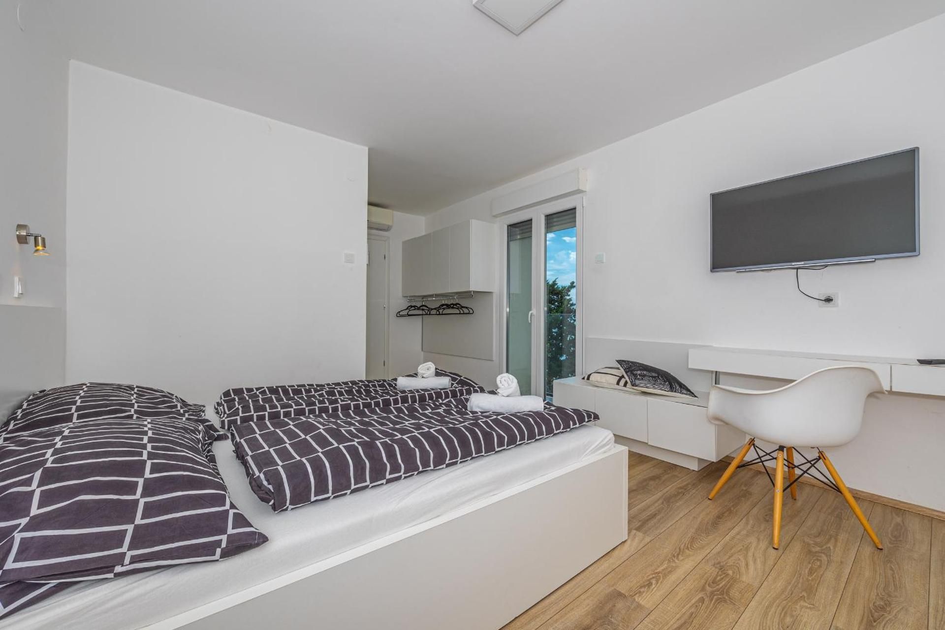 Deluxe Double Room with Balcony and Sea View