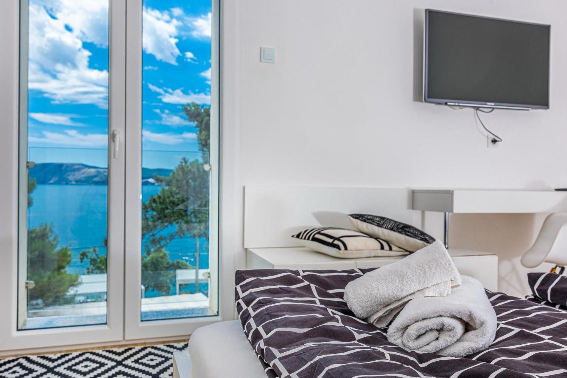 Deluxe Double Room with Balcony and Sea View