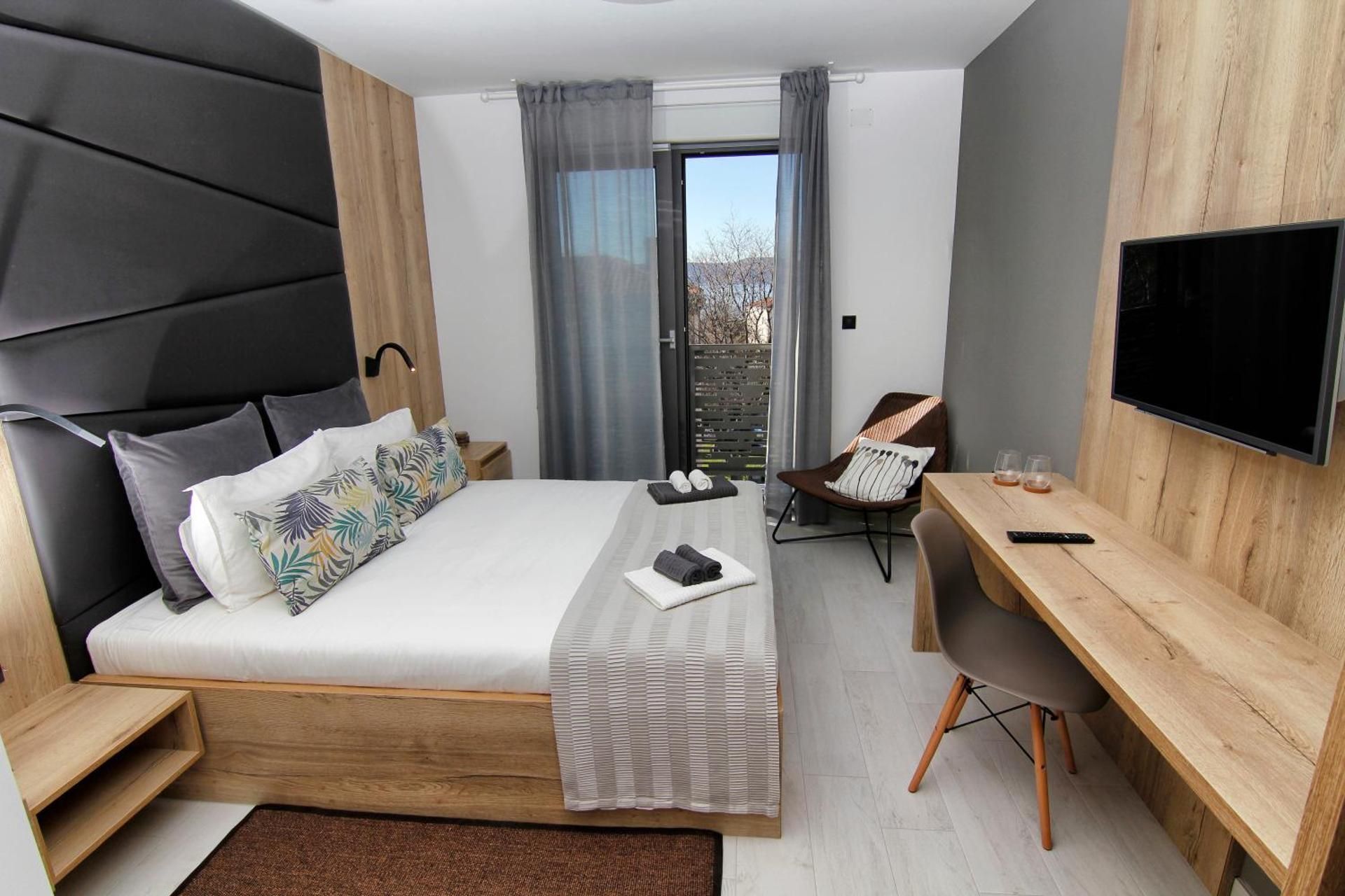 Double Room with Balcony and Sea View